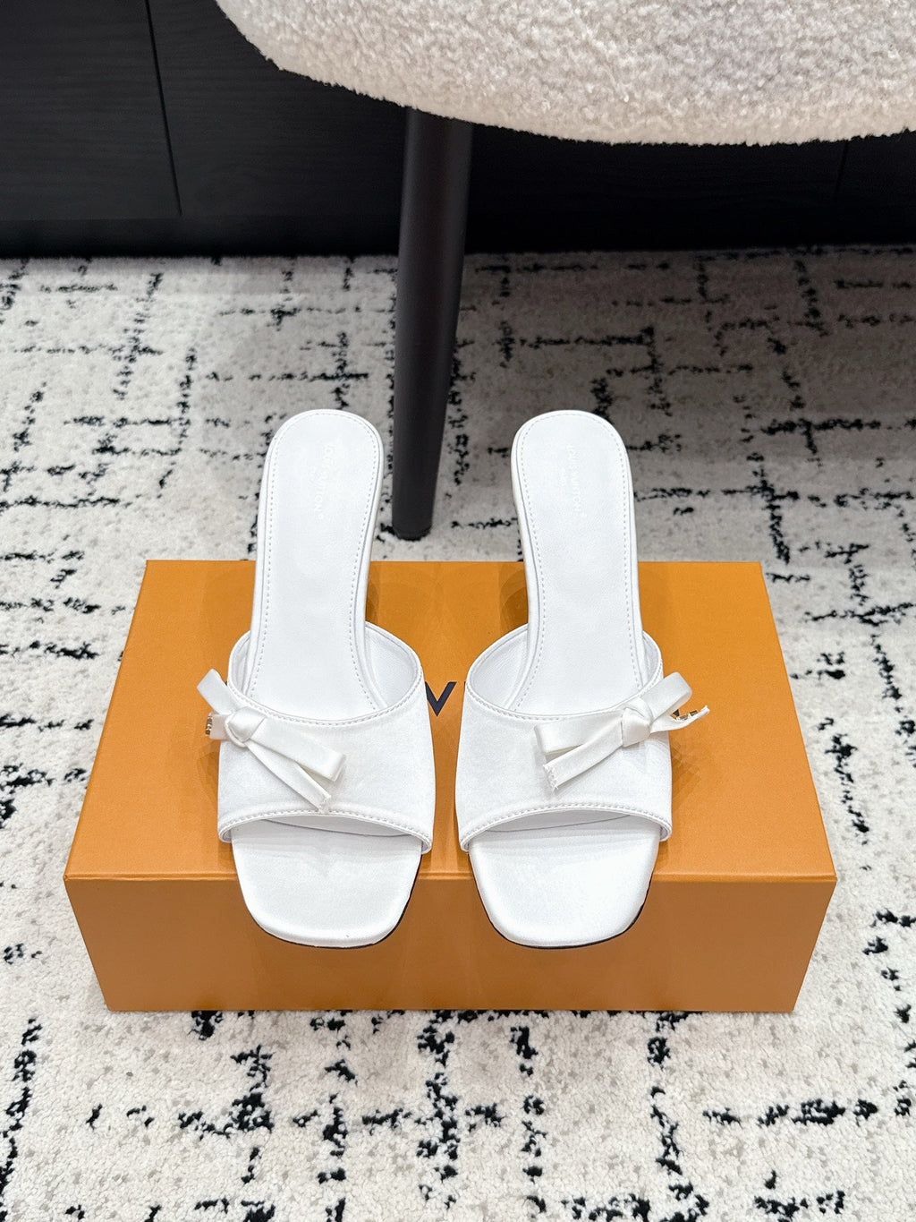 LV Cube Mules 7cm White Silk Fabric Sheepskin 880429