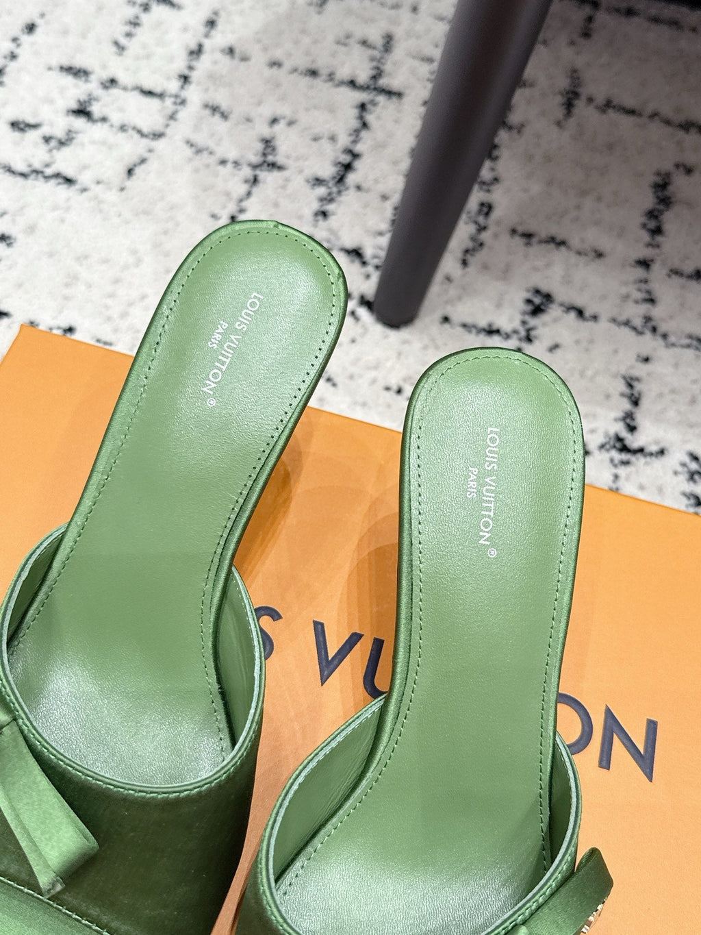 LV Cube Mules 7cm Green Silk Fabric Sheepskin 880430