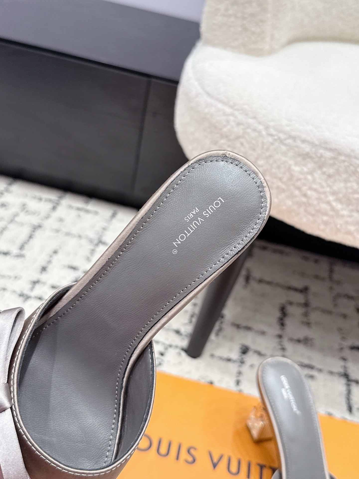 LV Cube Mules 7cm Taupe Silk Fabric Sheepskin 880432