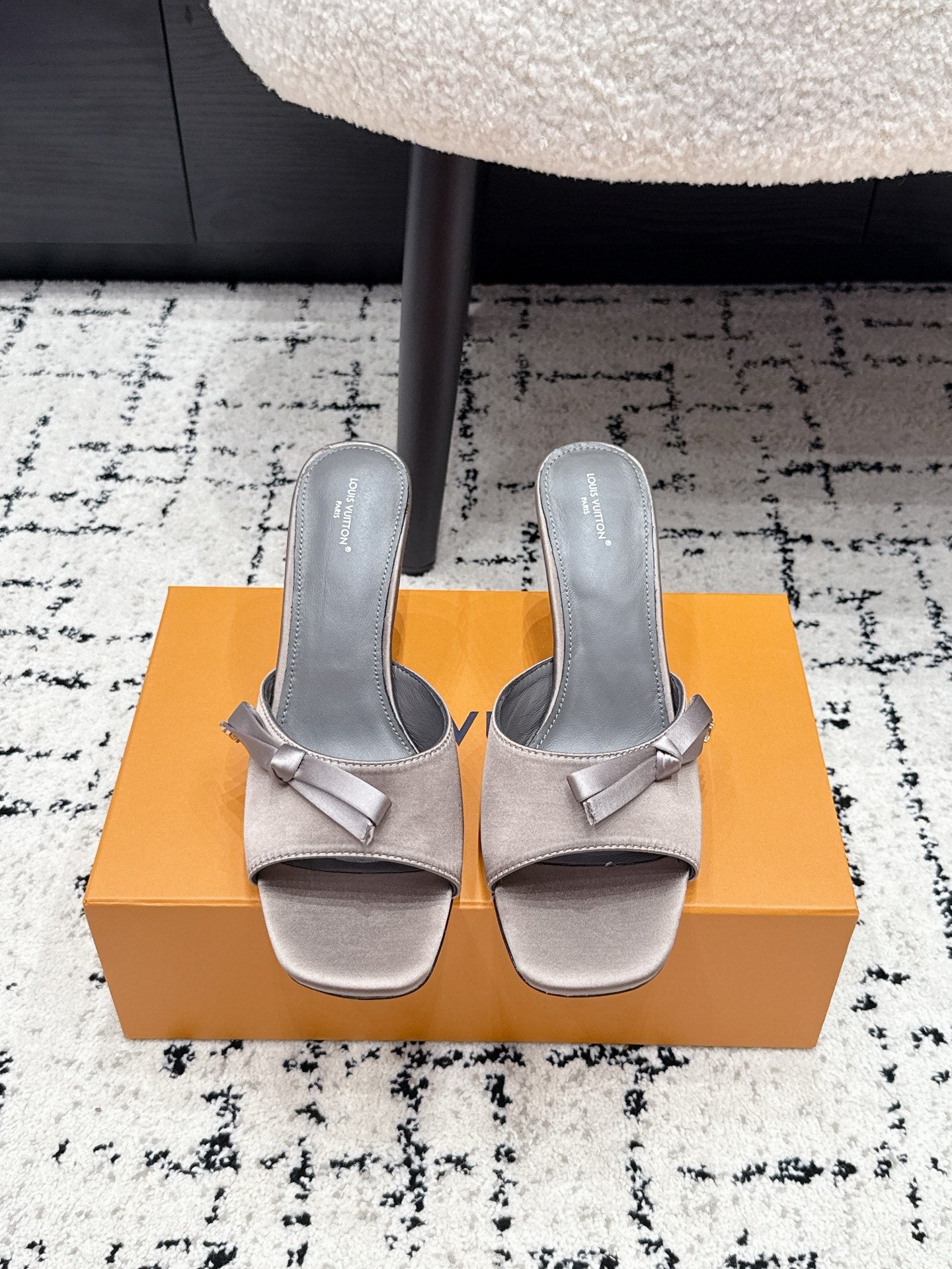 LV Cube Mules 7cm Taupe Silk Fabric Sheepskin 880432