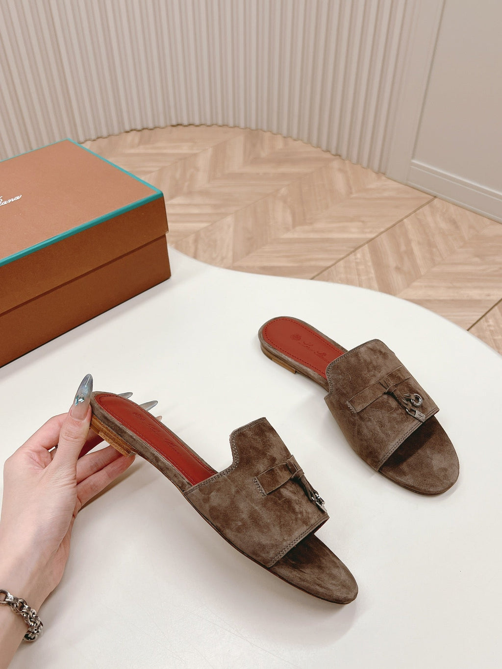 LP SUMMER CHARMS SANDALS IN ASH BROWN SUEDE
