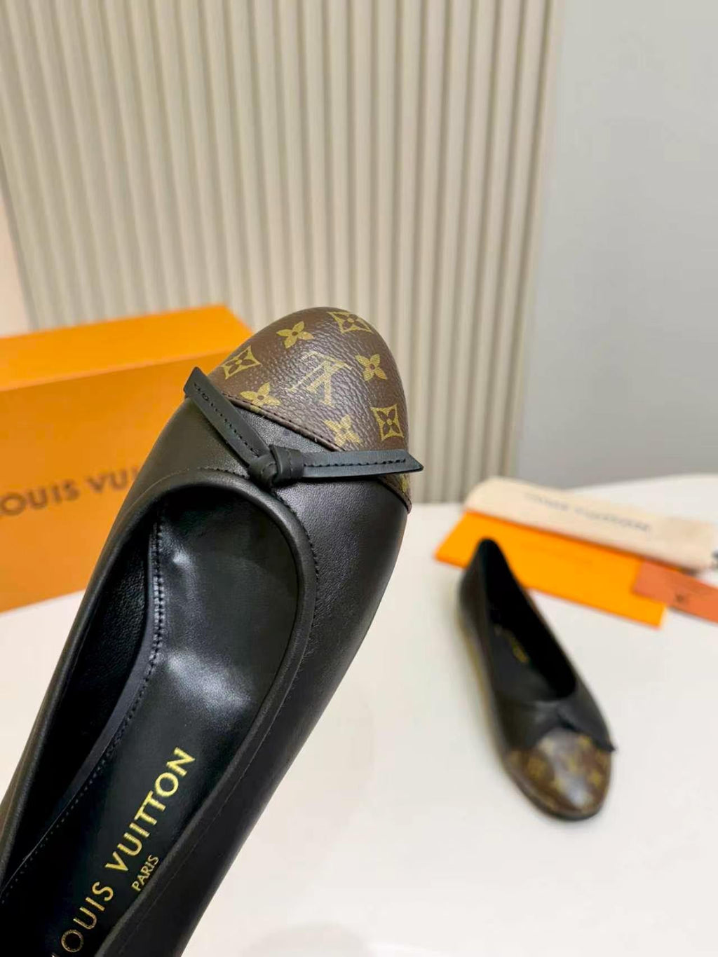 LV Darling Ballerina Black Cowhide 847109