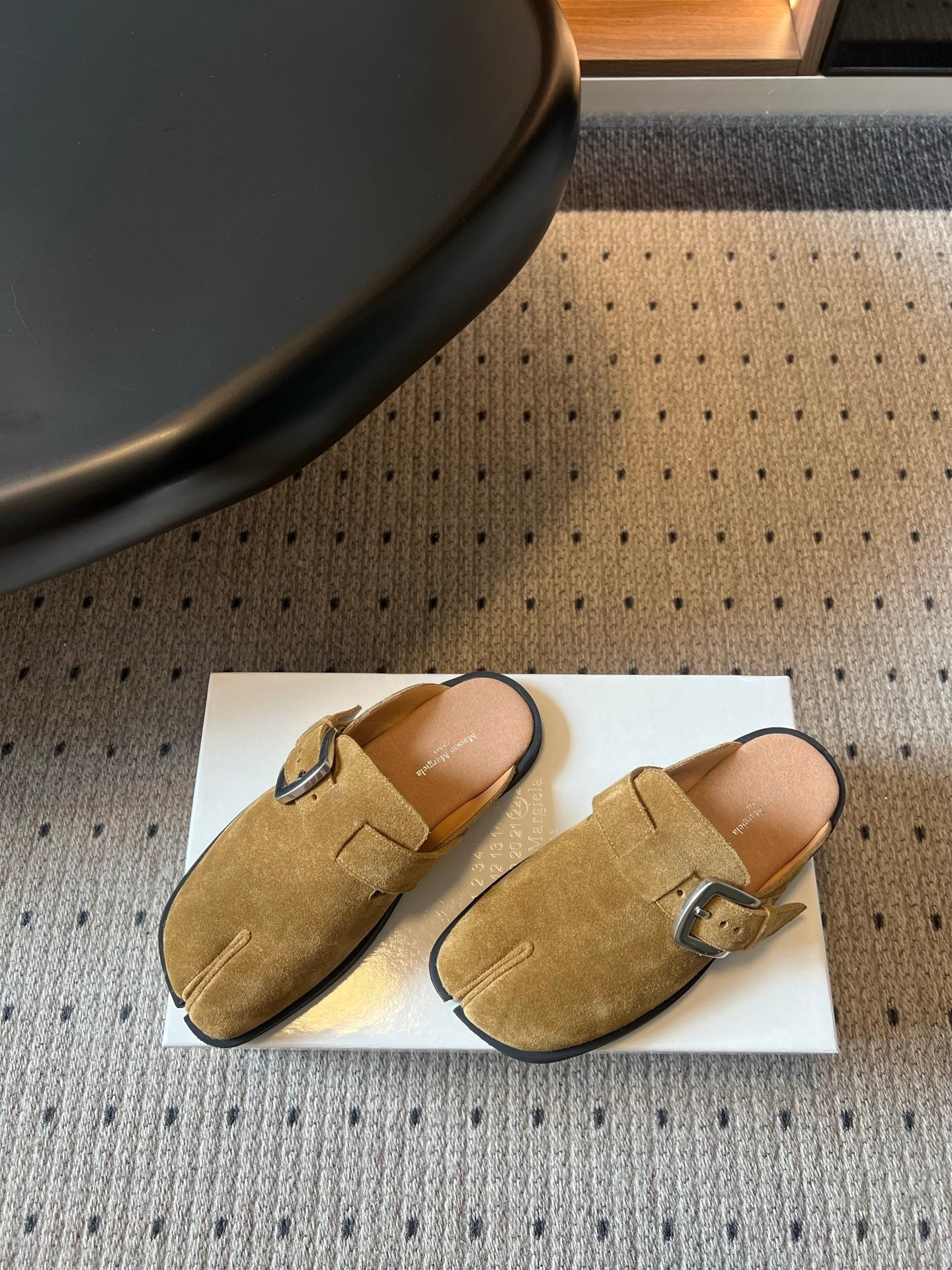 Maison Margiela Tabi Buckle-Fastening Mules Brown Suede 803622