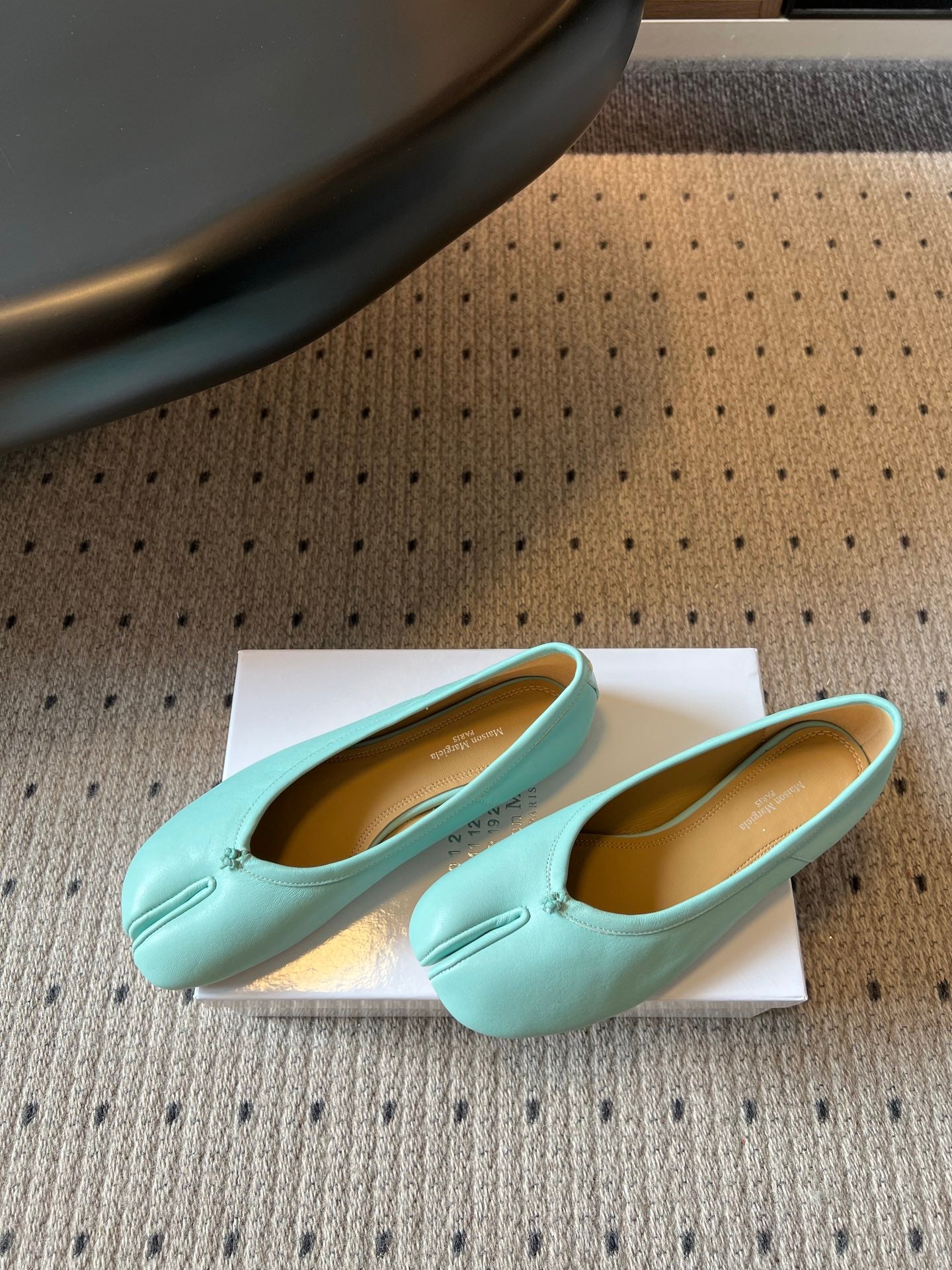 Maison Margiela Tabi Shoes Flat Blue Patent Leather 828083