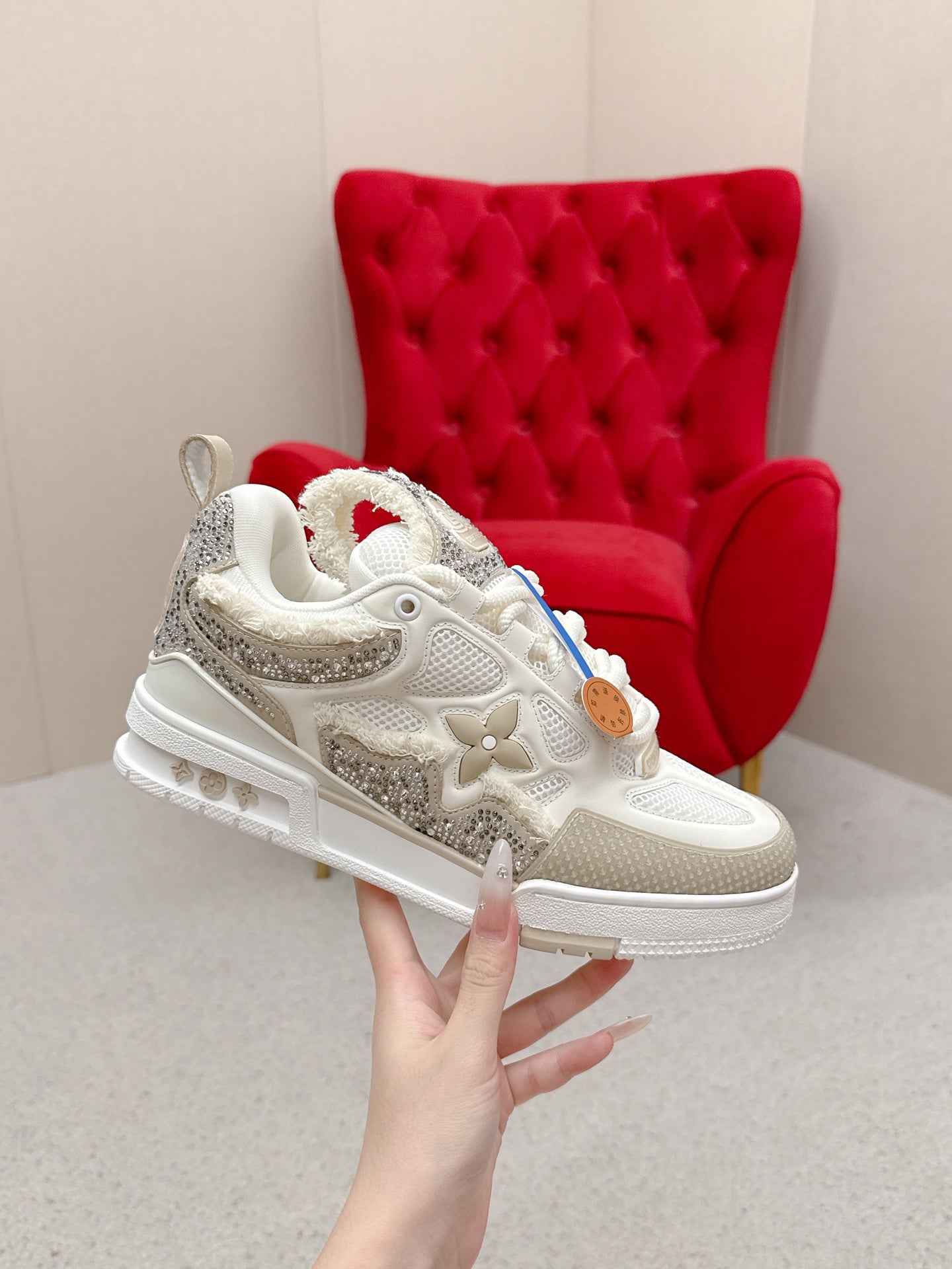 LV Trainer Sneaker White Beige Metallic Grained Metallic Calf Leather 528549