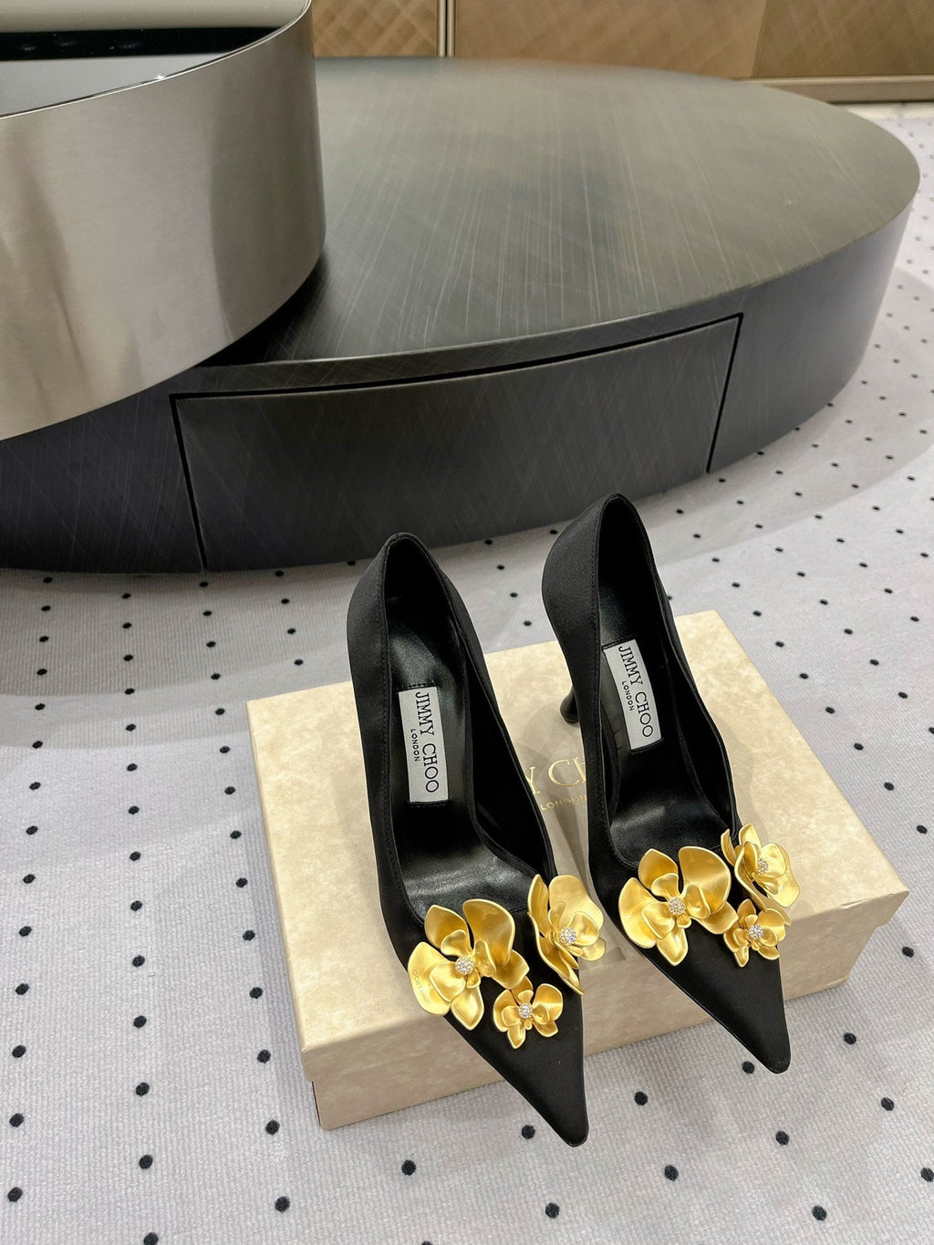 Jimmy Ixia 95 In Black Cowhide Pumps With Flowers 591587