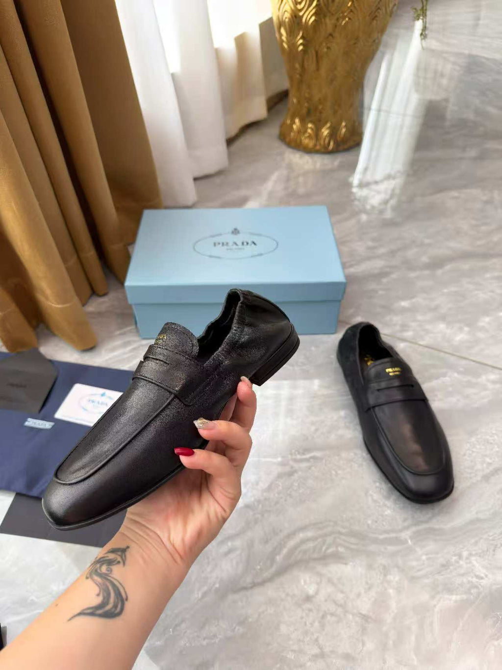 Prada 25SS Casual Elastic Loafers Black Distressed Calfskin 564183