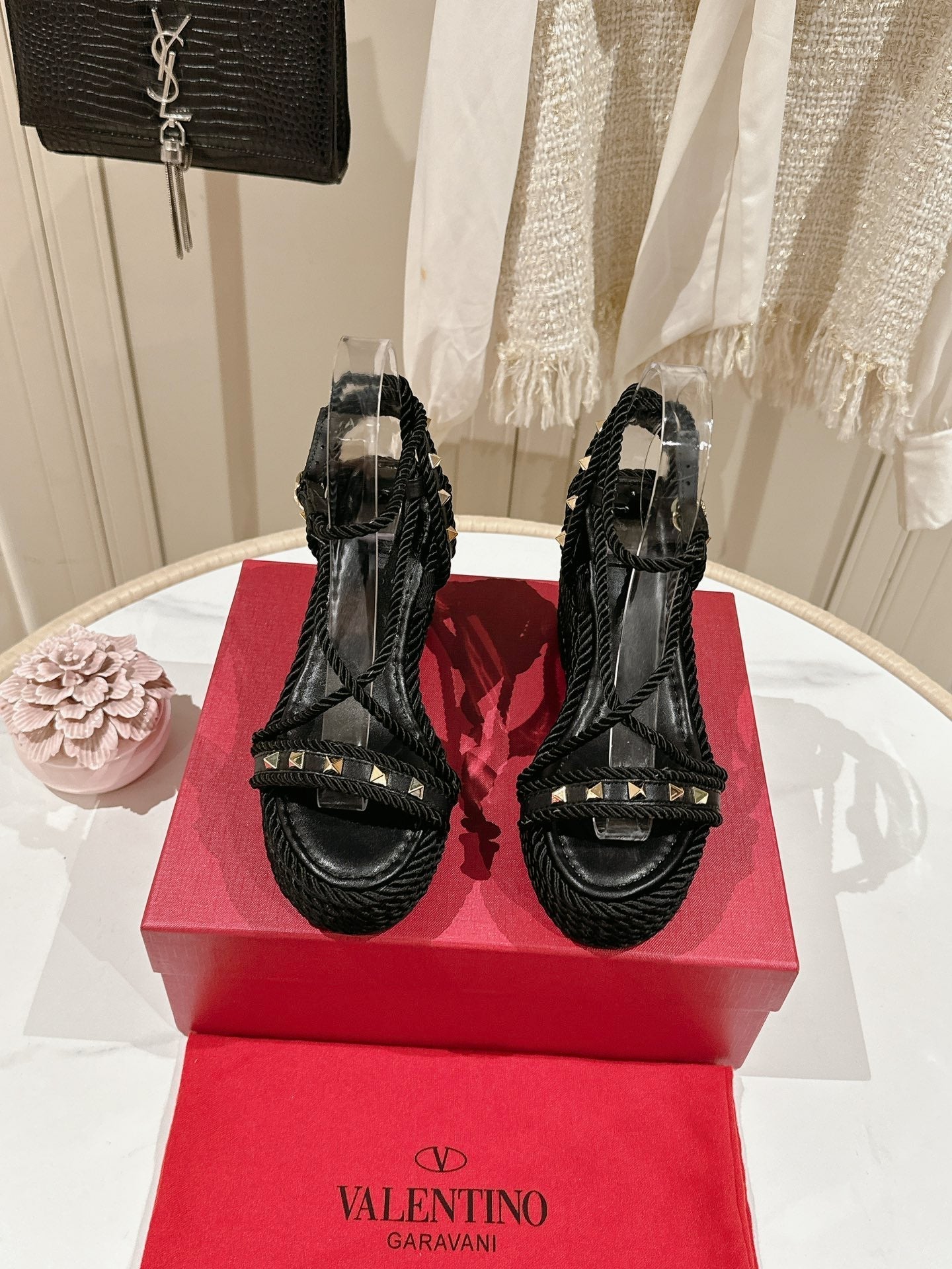 Rockstud Flatform Sandal 10mm In Black Calfskin And Nylon Rope  829393