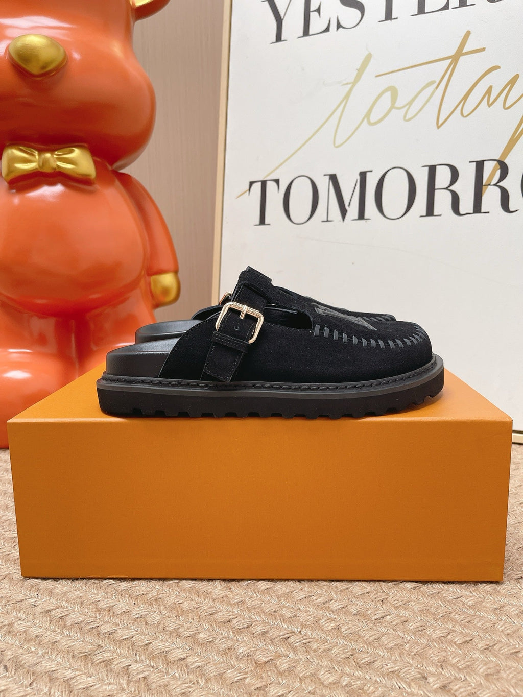 LV Colorado Closed Mule Black Suede 854267