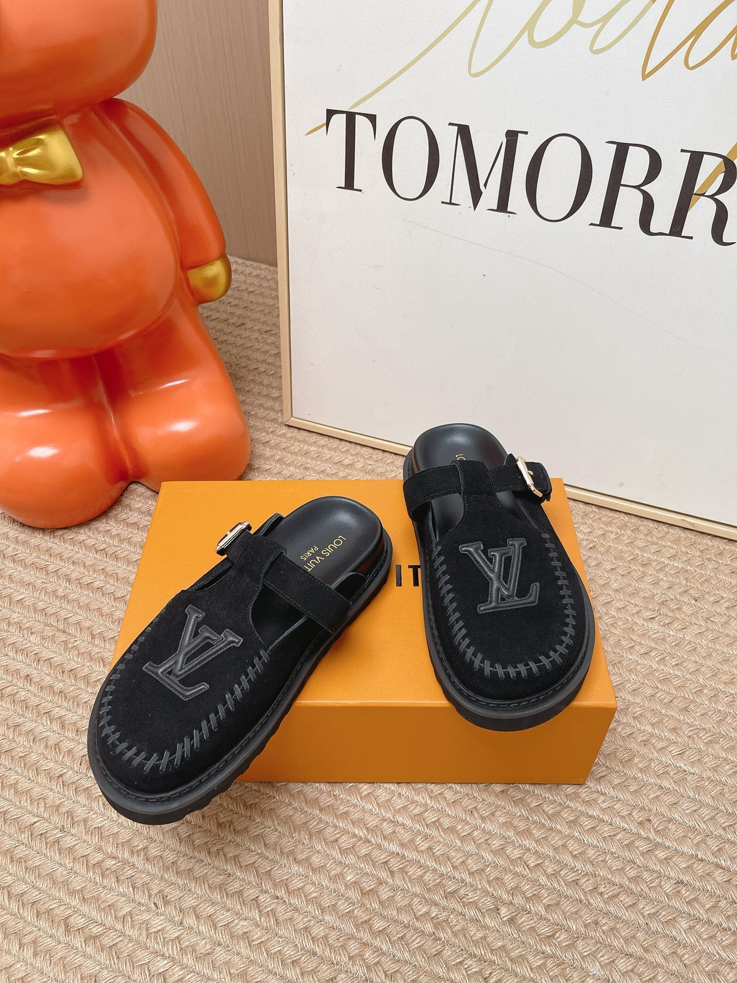 LV Colorado Closed Mule Black Suede 854267