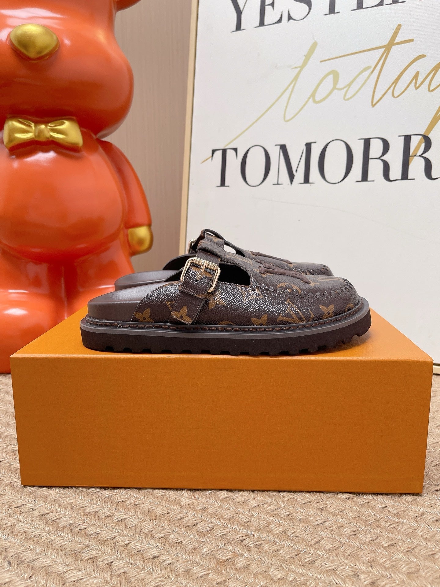 LV Colorado Closed Mule Brown Monogram Leather 854269