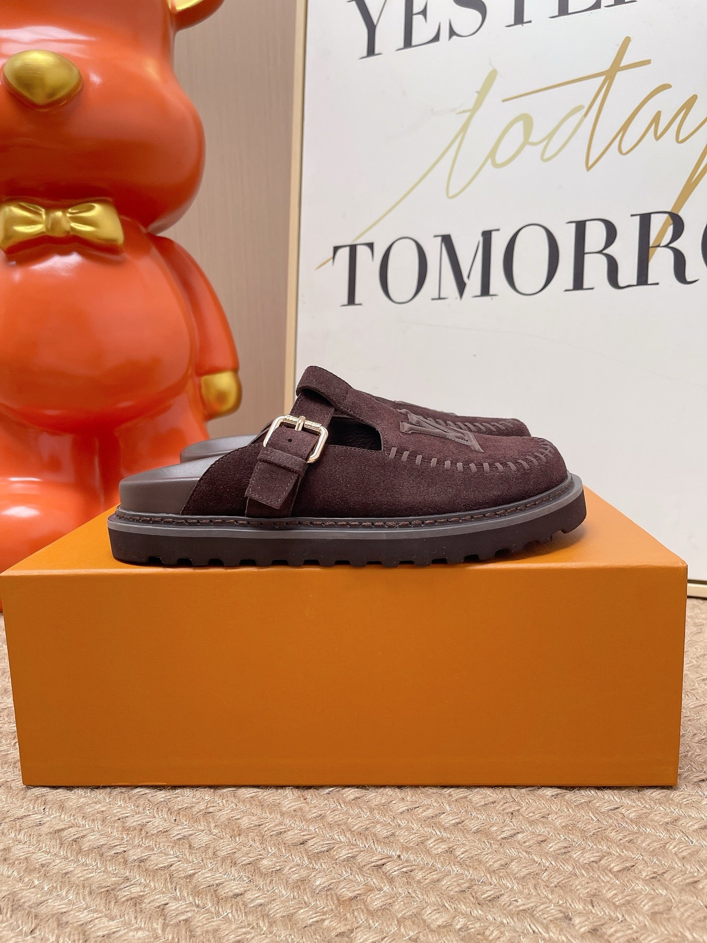 LV Colorado Closed Mule Brown Suede 854268