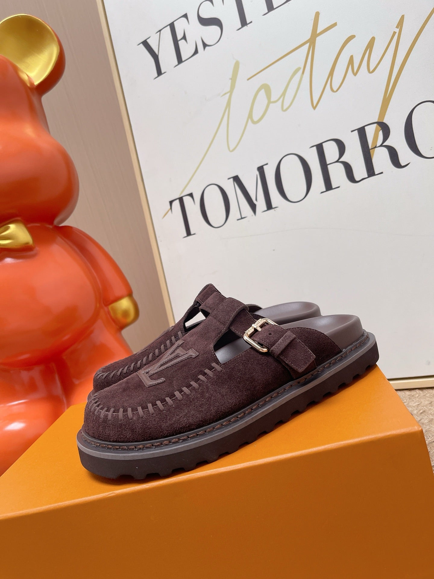 LV Colorado Closed Mule Brown Suede 854268