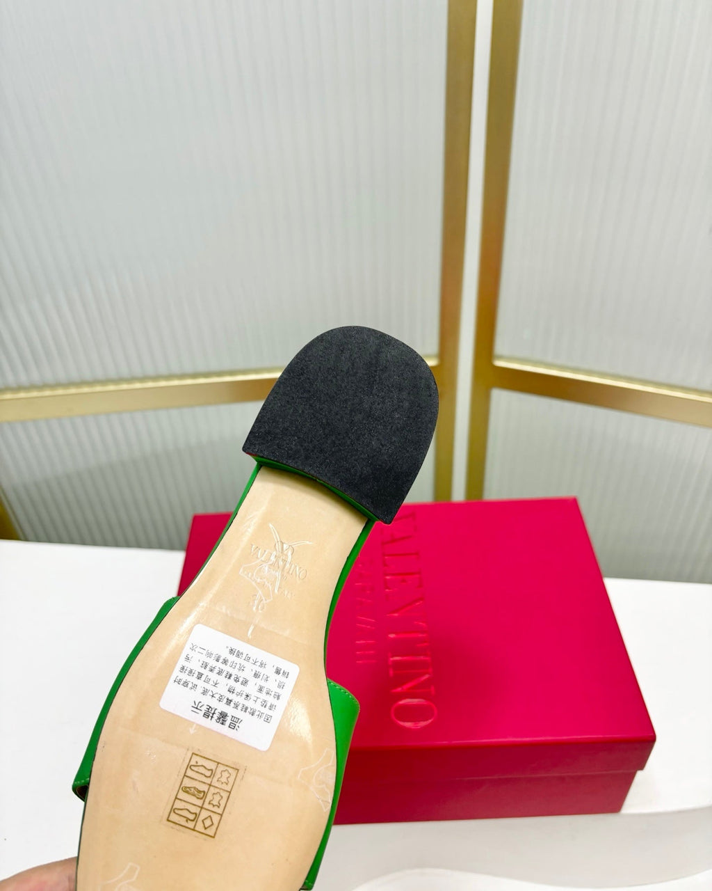 VT 25 Vlogo Slides 2cm Green Cowhide
