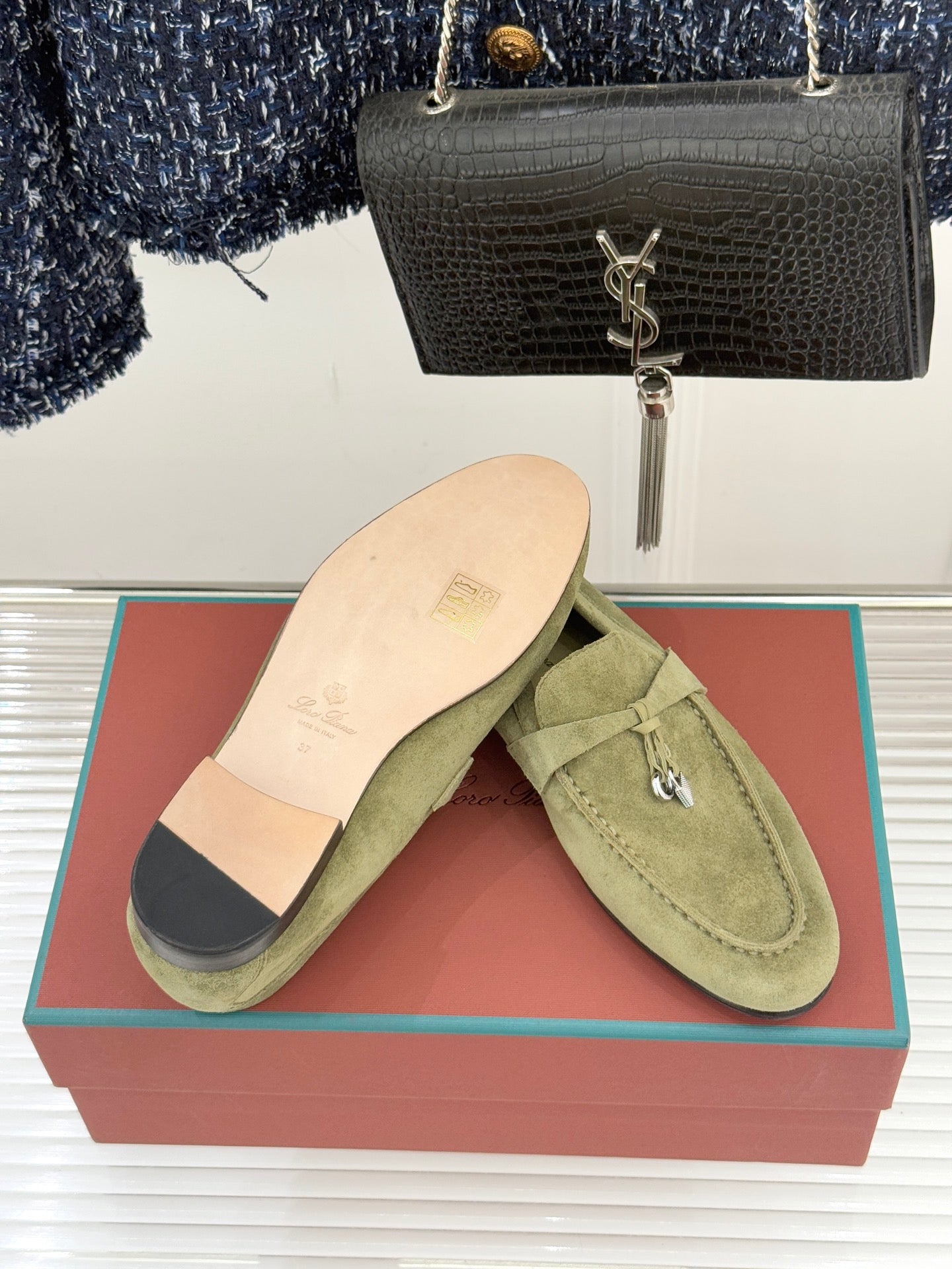 LP 26ss Summer Charms Walk Loafer Light Green Gold Suede 632564