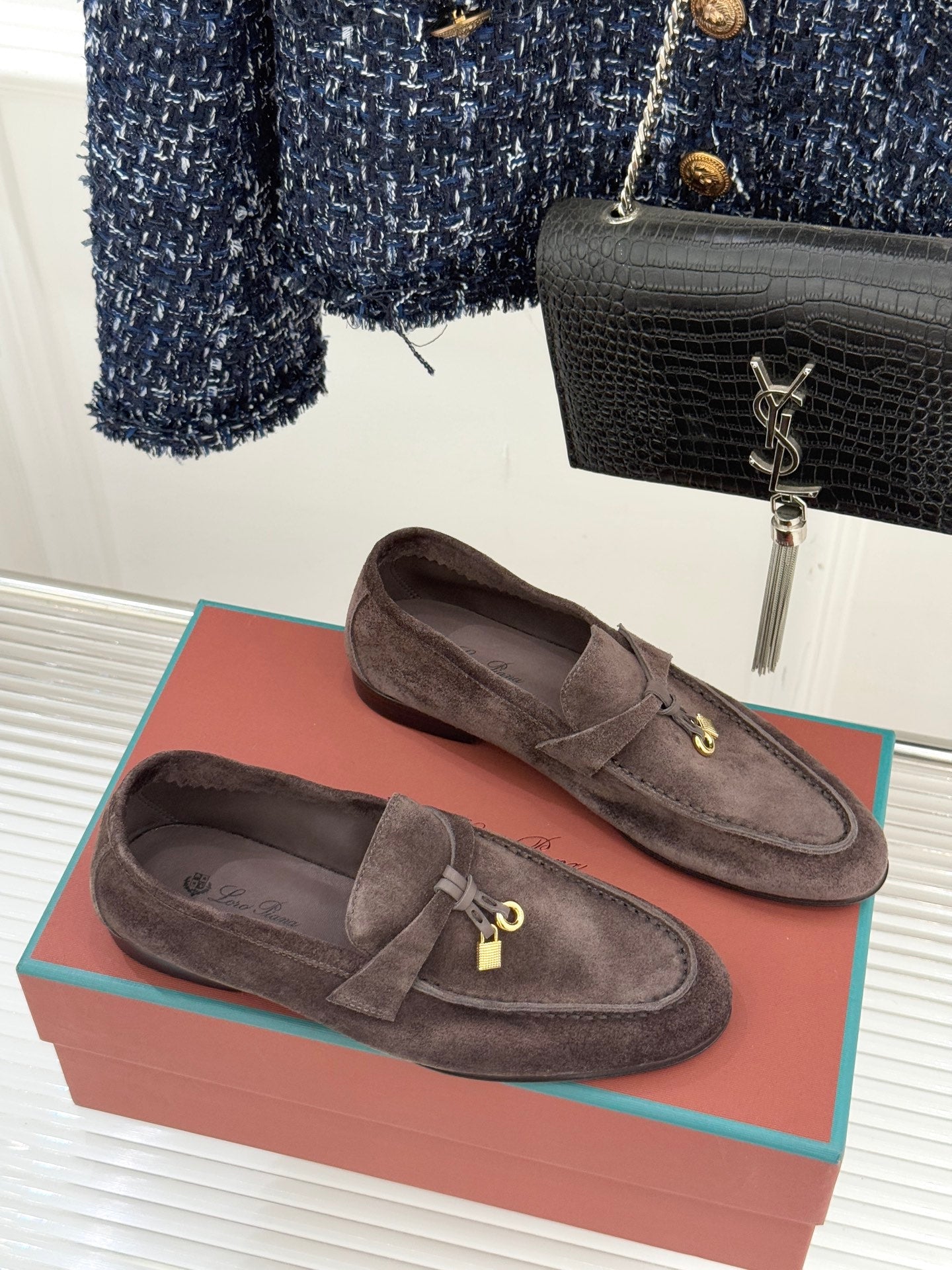 LP 26ss Summer Charms Walk Loafer Dark Brown Gold Suede 632567