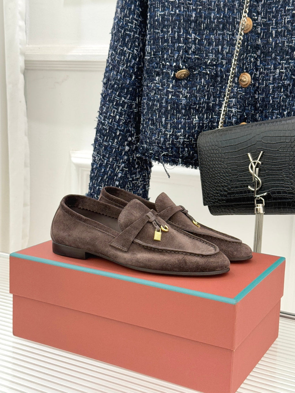 LP 26ss Summer Charms Walk Loafer Dark Brown Gold Suede 632567