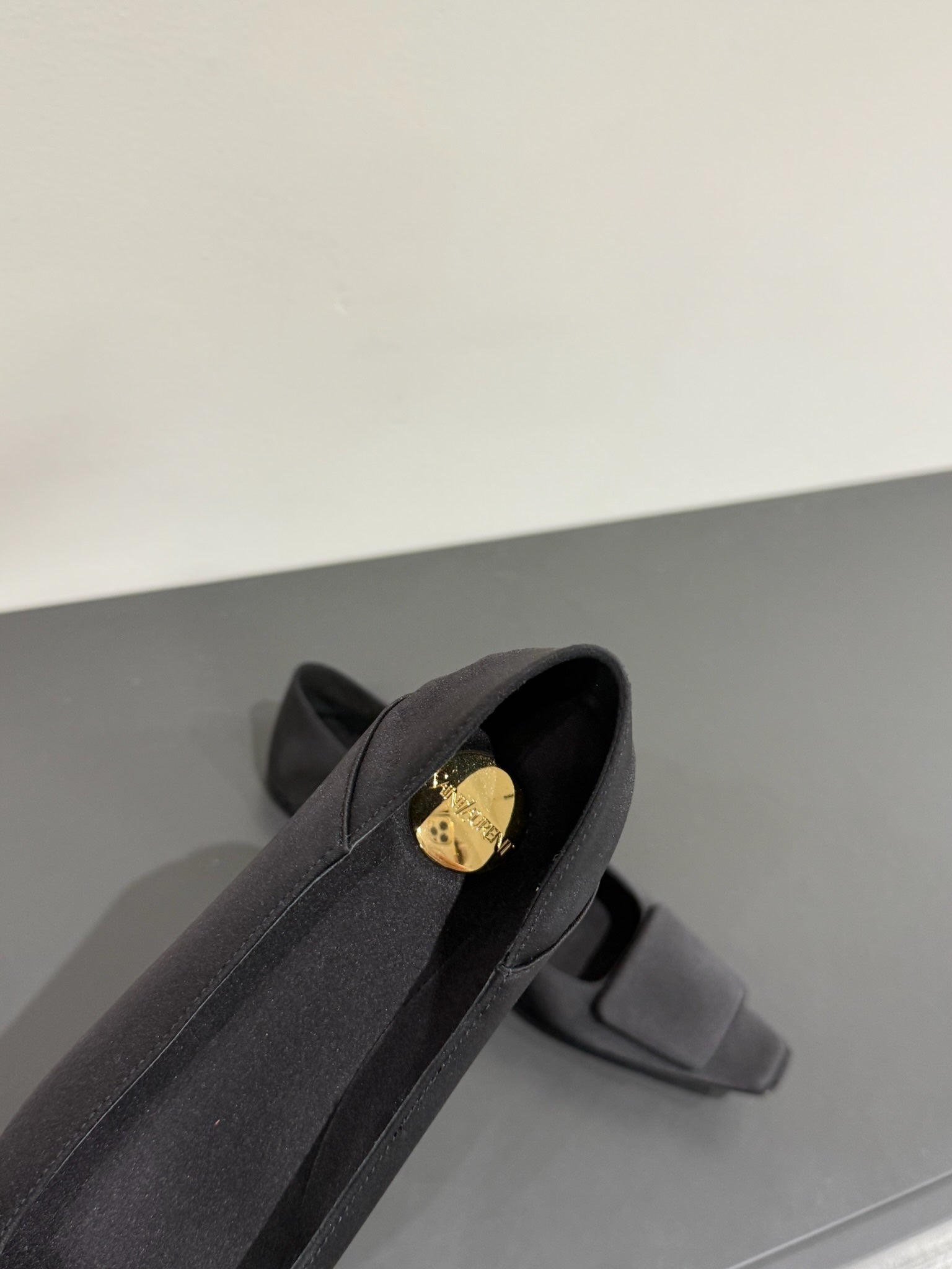 BALLERINA FLATS IN BLACK SATIN