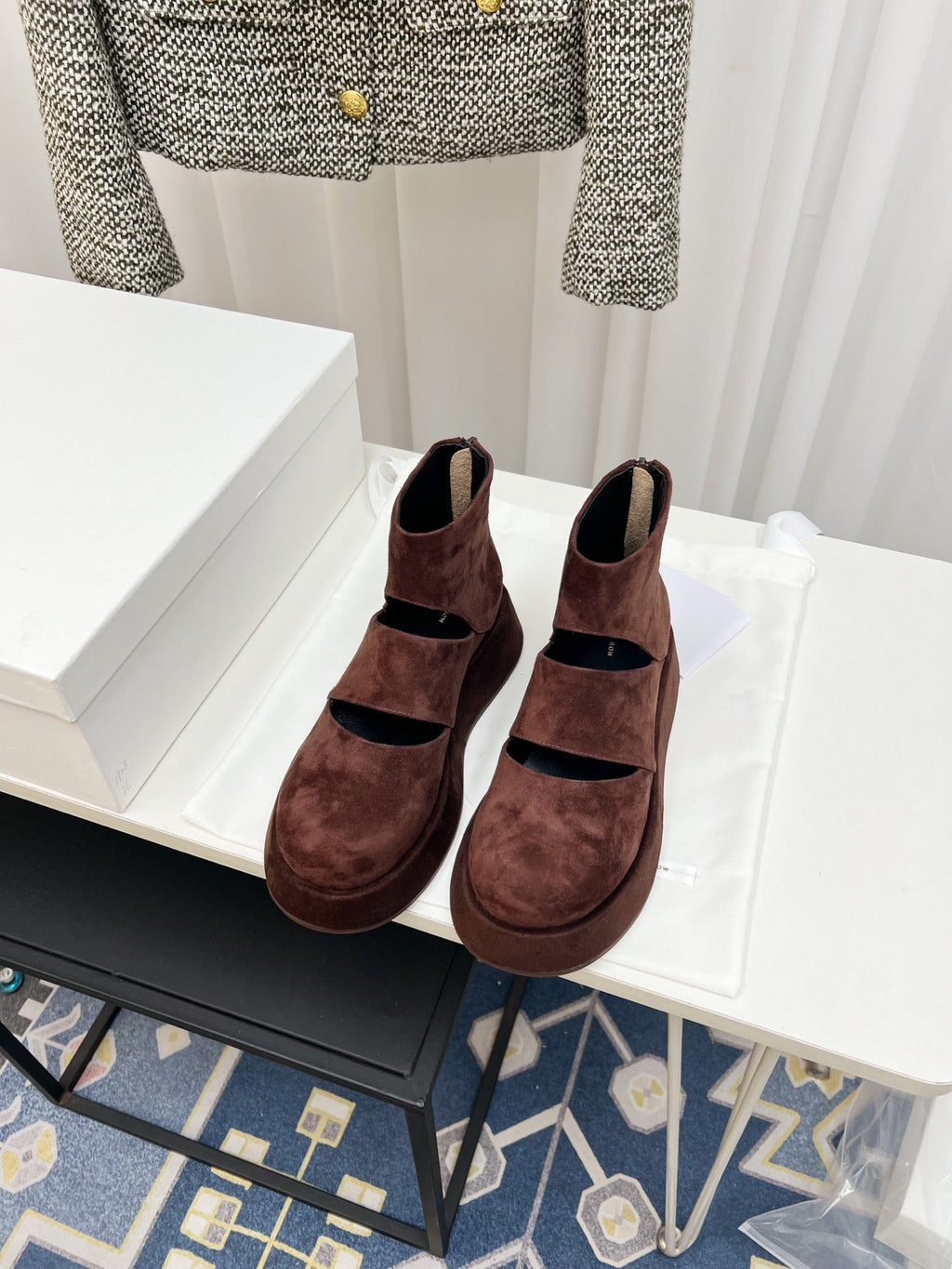 The Row 2025 Boot Coffee Suede Sheepskin 576056