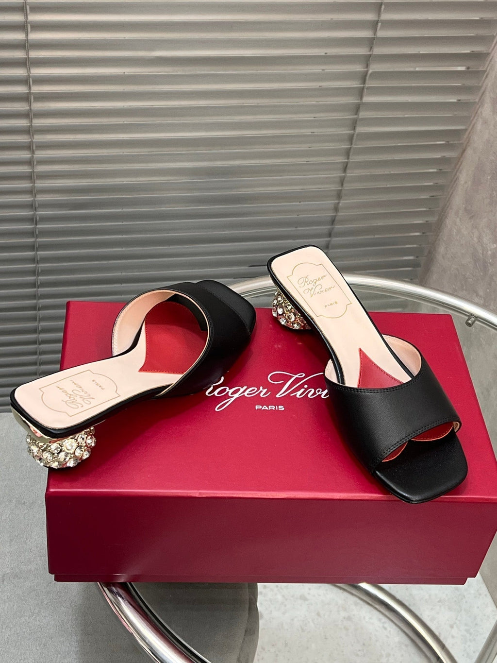 Viv Diamond Sole Mules Black Cowhide 267689