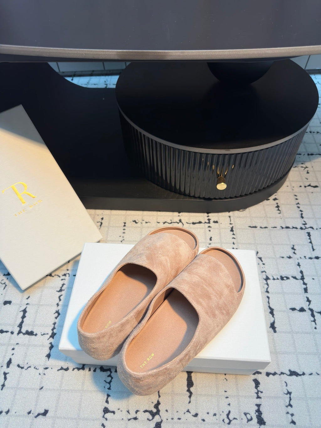 The Row Slide Mules Beige Cow Suede 334354