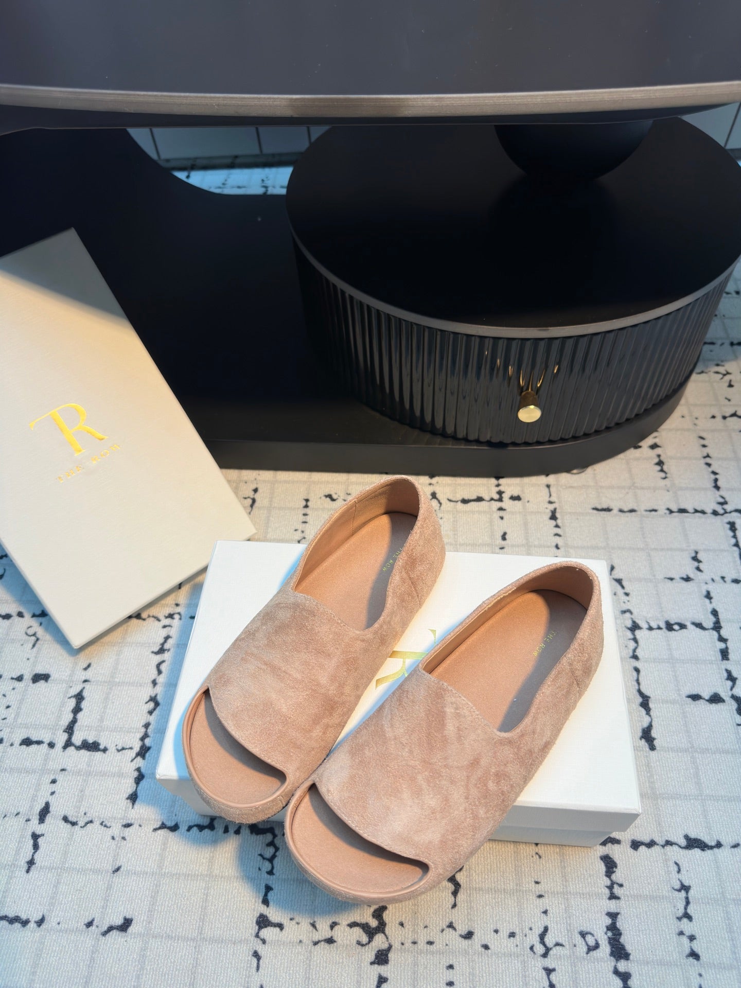 The Row Slide Mules Beige Cow Suede 334354