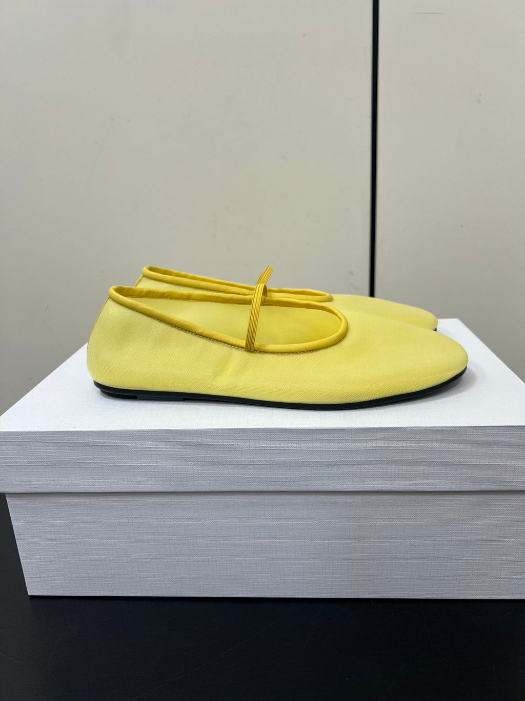 The Row Elastic Ballet Flats Light Yellow Lambskin 339987