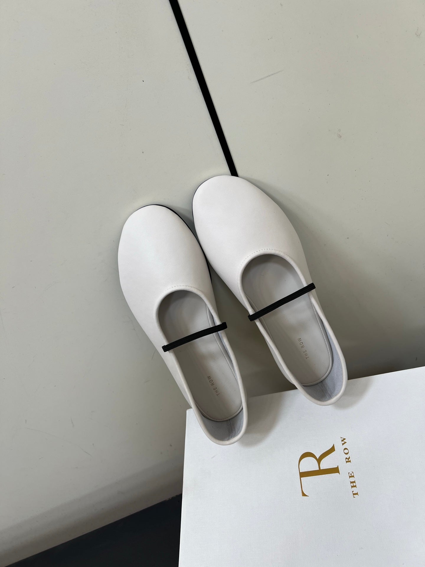 The Row Elastic Ballet Flats White Calfskin 339993