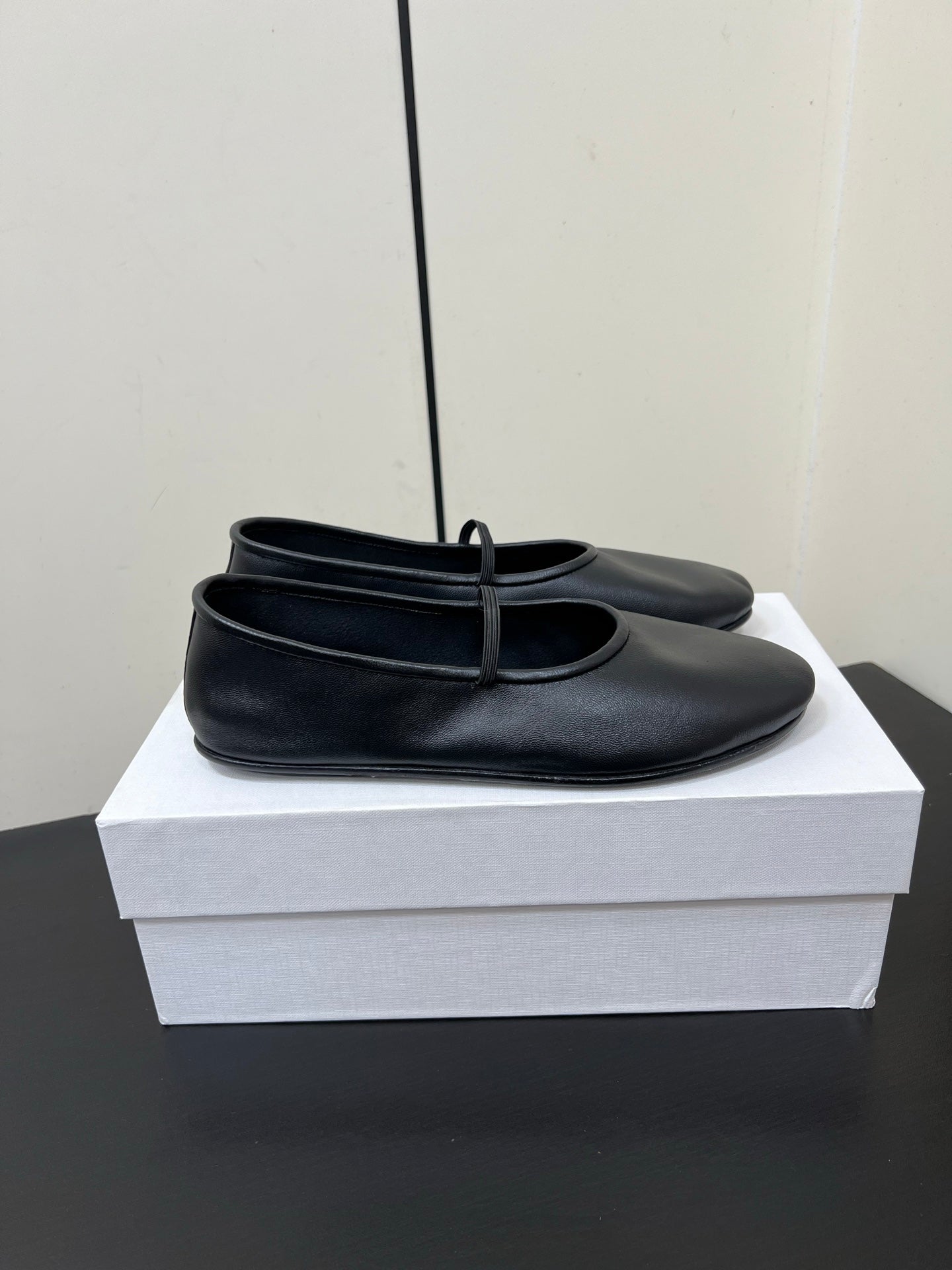 The Row Elastic Ballet Flats Black Calfskin 339994