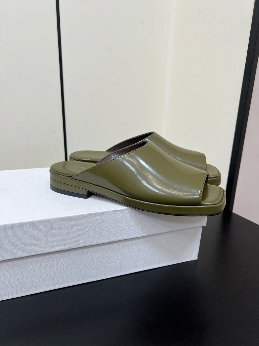 The Row Emi Flatform Sandal 25mm Olive Patent Leather 340006