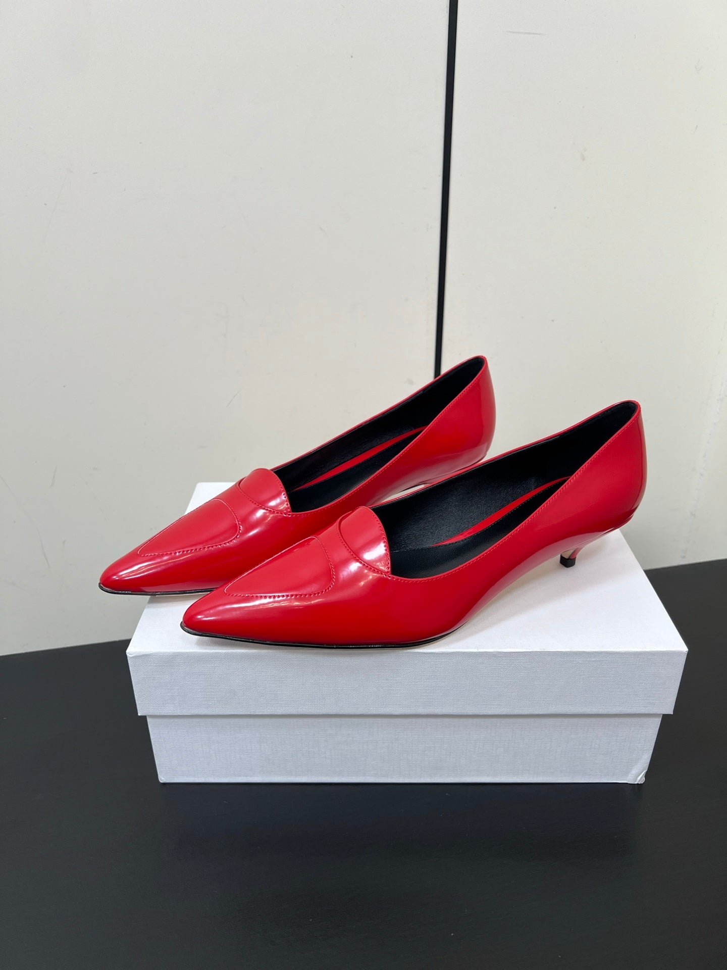 The Row Viv Kitten Pumps 3.5cm Red Patent Leather 340008
