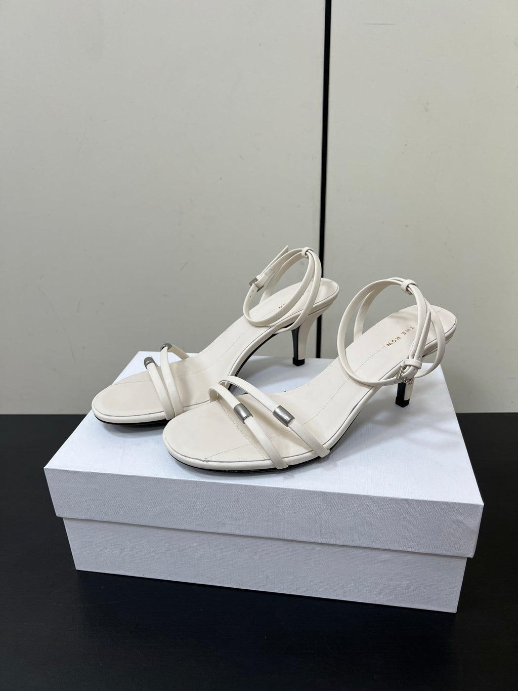 The Row Open-toe One-strap Sandals 6.5cm Ivory Cowhide 340019