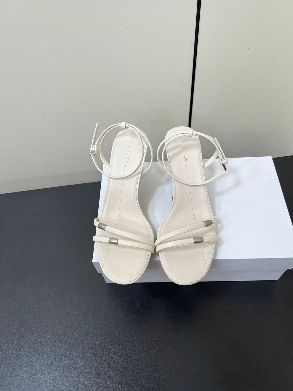 The Row Open-toe One-strap Sandals 6.5cm Ivory Cowhide 340019