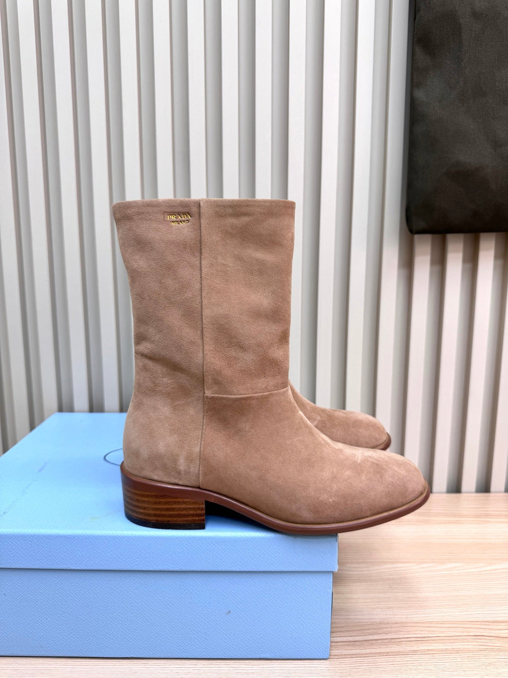 PRA latest mid-length boots beige suede 443658
