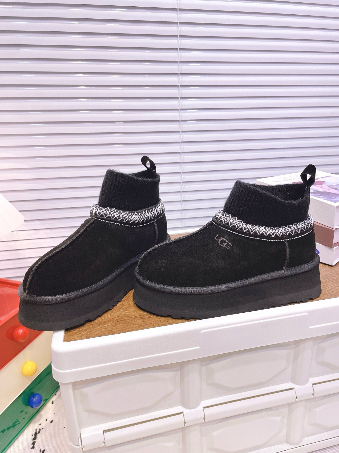 UGG Tazz Platform Boots Black Frabic Suede 512865
