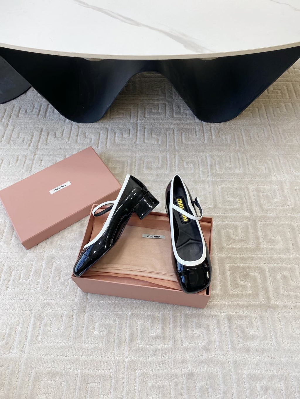 Miu Mary Jane Pumps In Black Glossy Sheepskin