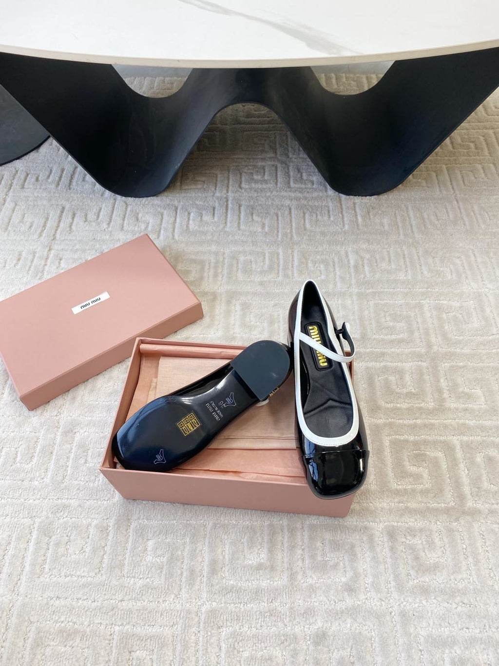 Miu Mary Jane Pumps In Black Glossy Sheepskin