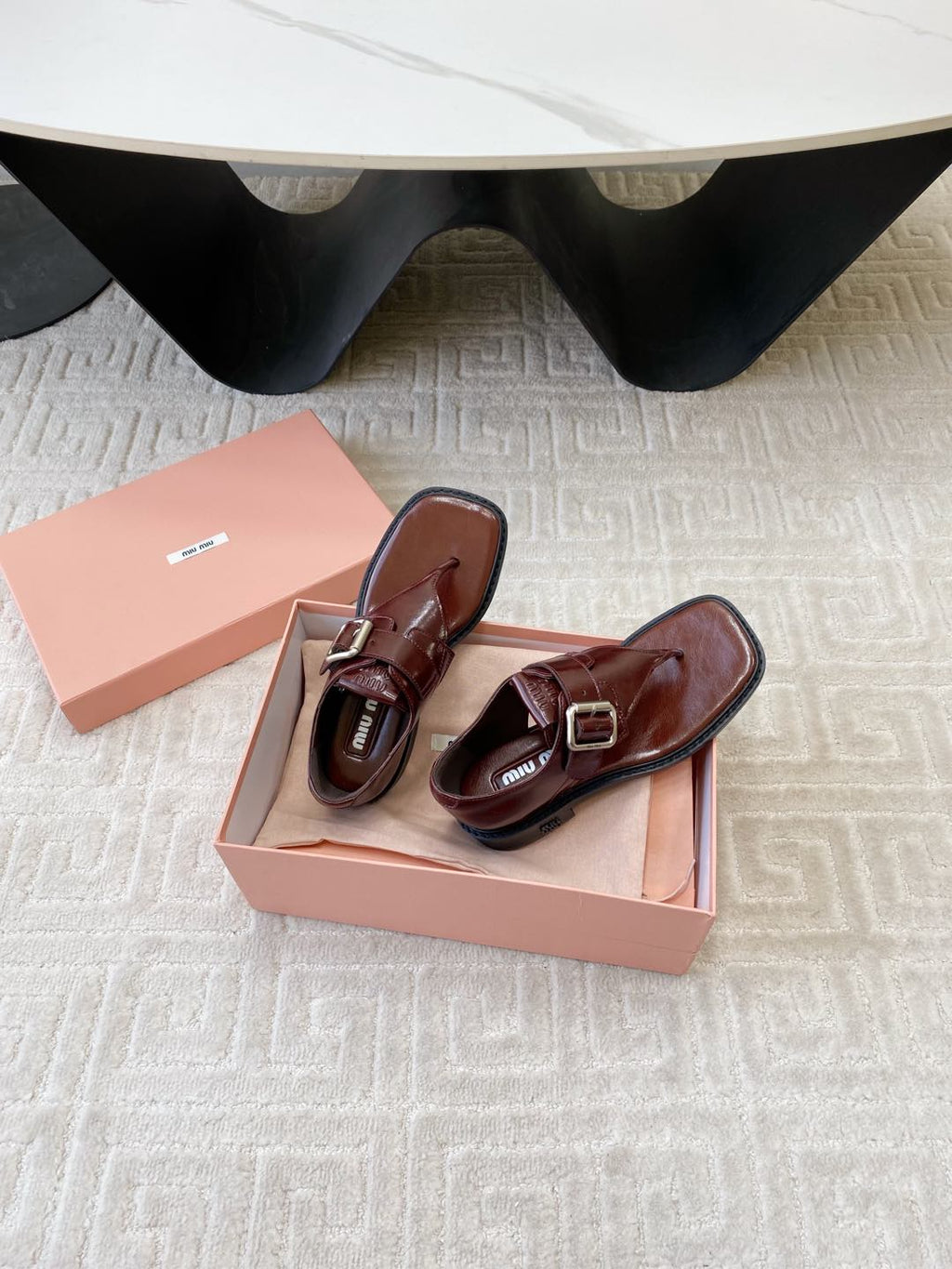 Miu Thong Sandals In Red Brown Shiny Lambskin With Silver Buckle
