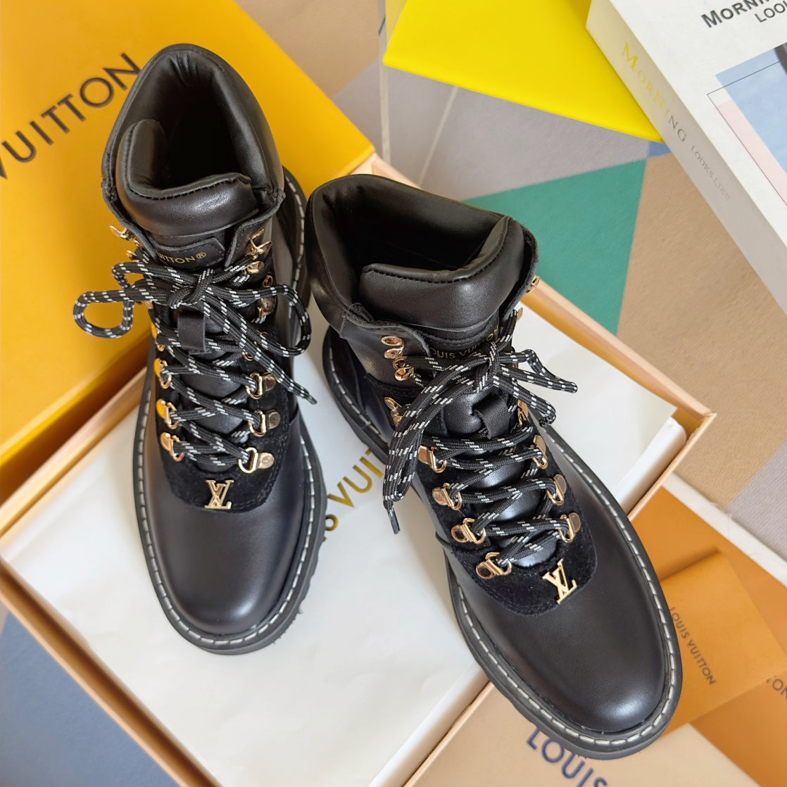 LV Territory Flat Ranger 40mm Black Cowhide