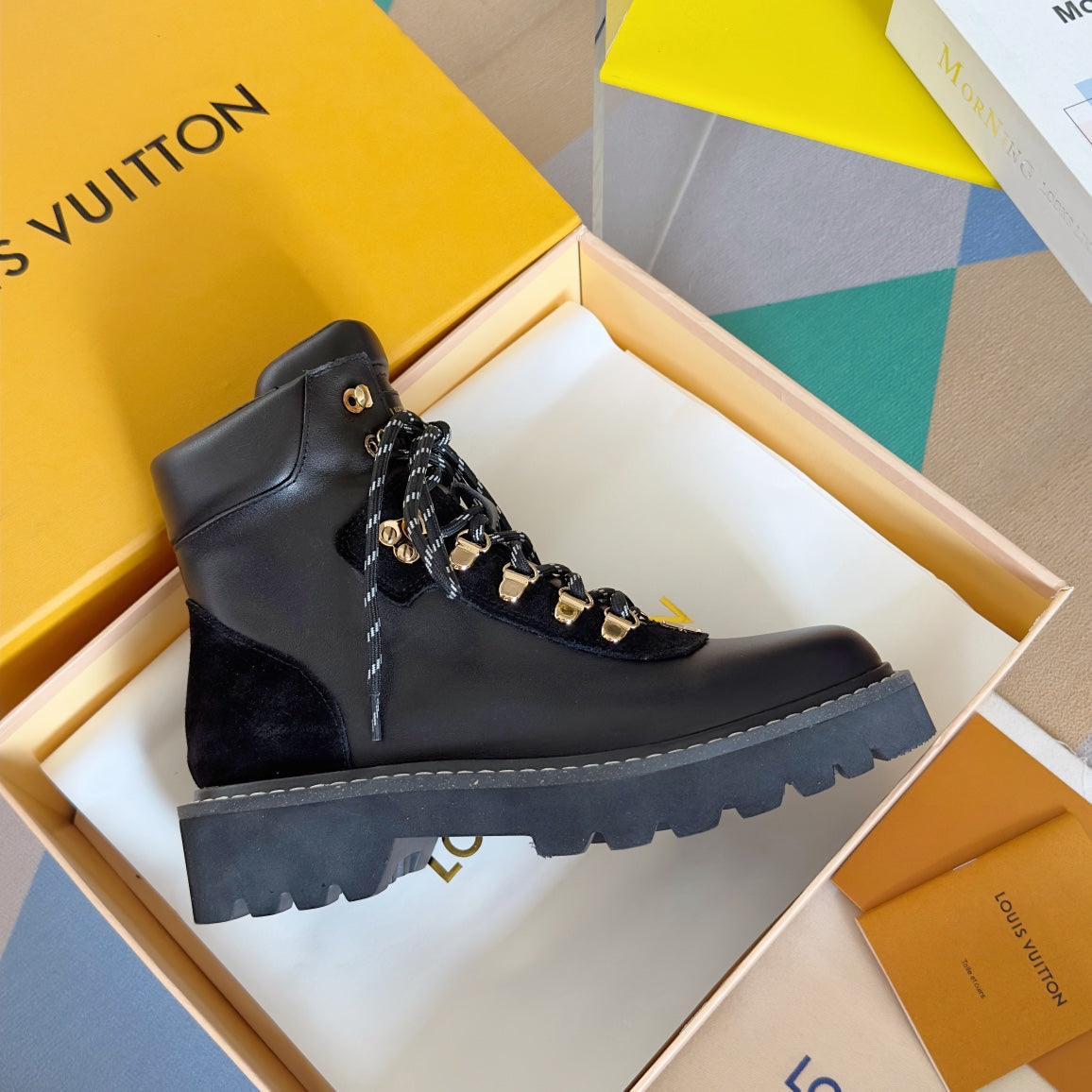 LV Territory Flat Ranger 40mm Black Cowhide