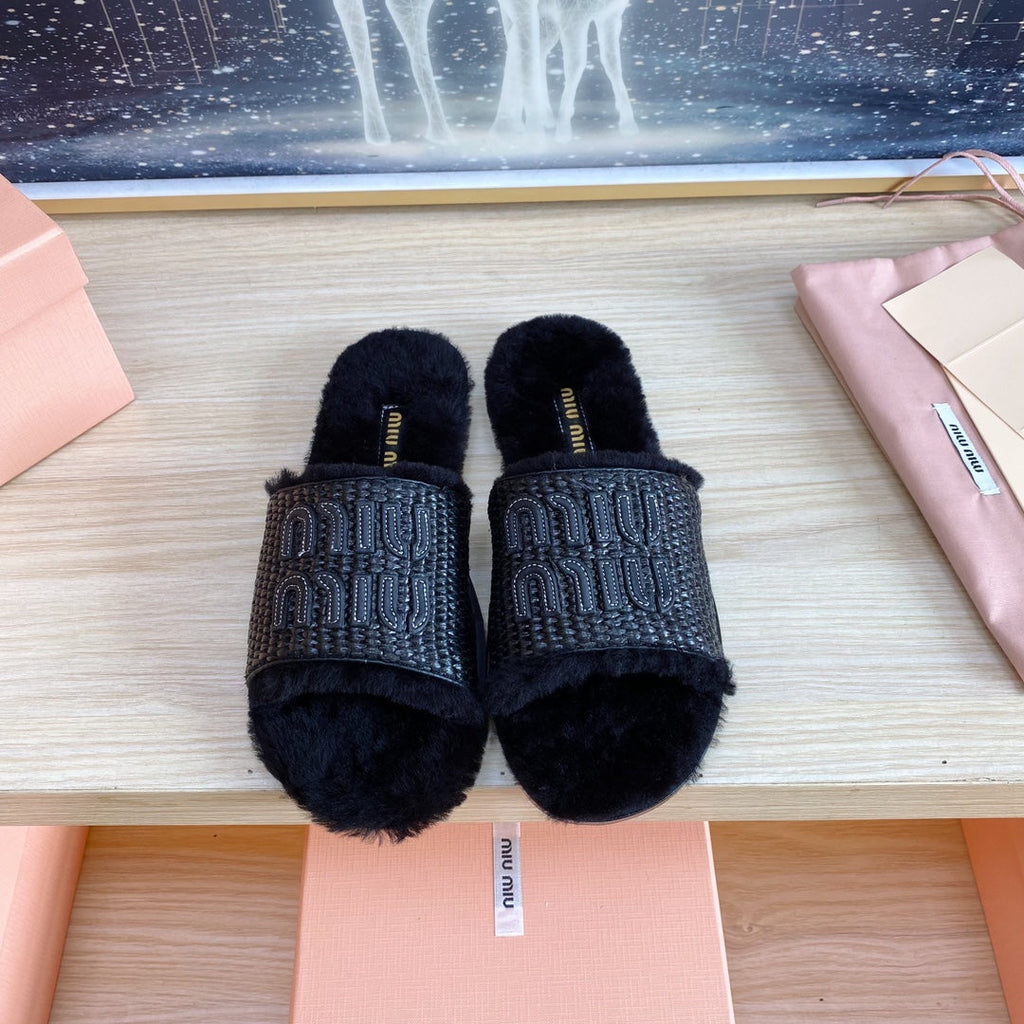 Miu Slipper Black Woven Raffia