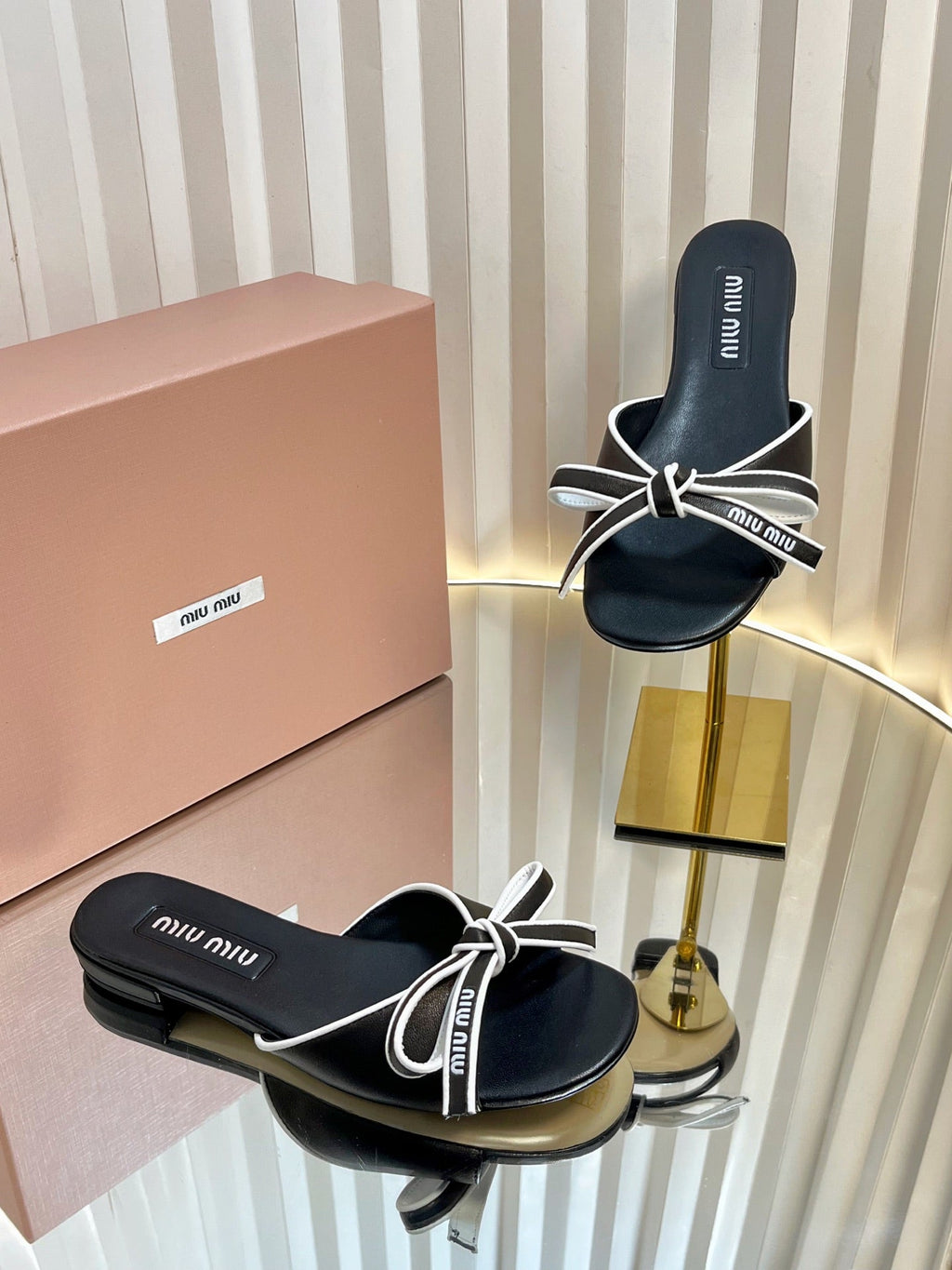 Miu 26s Bow Slippers Black Leather 768206