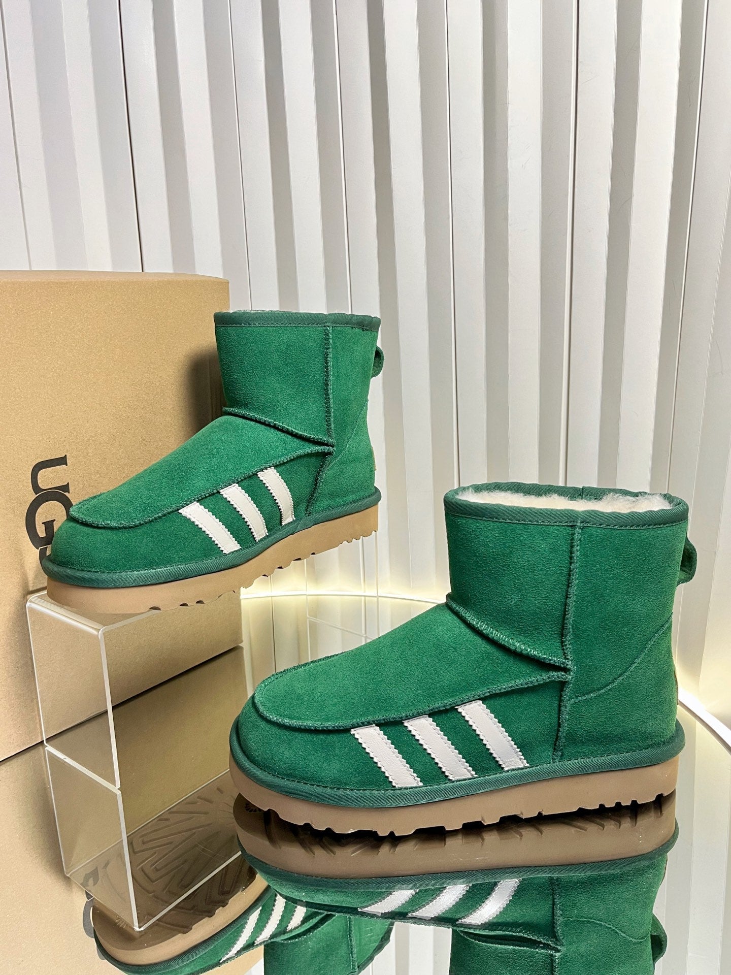 UGG x Adidas Boots Green Suede 548547