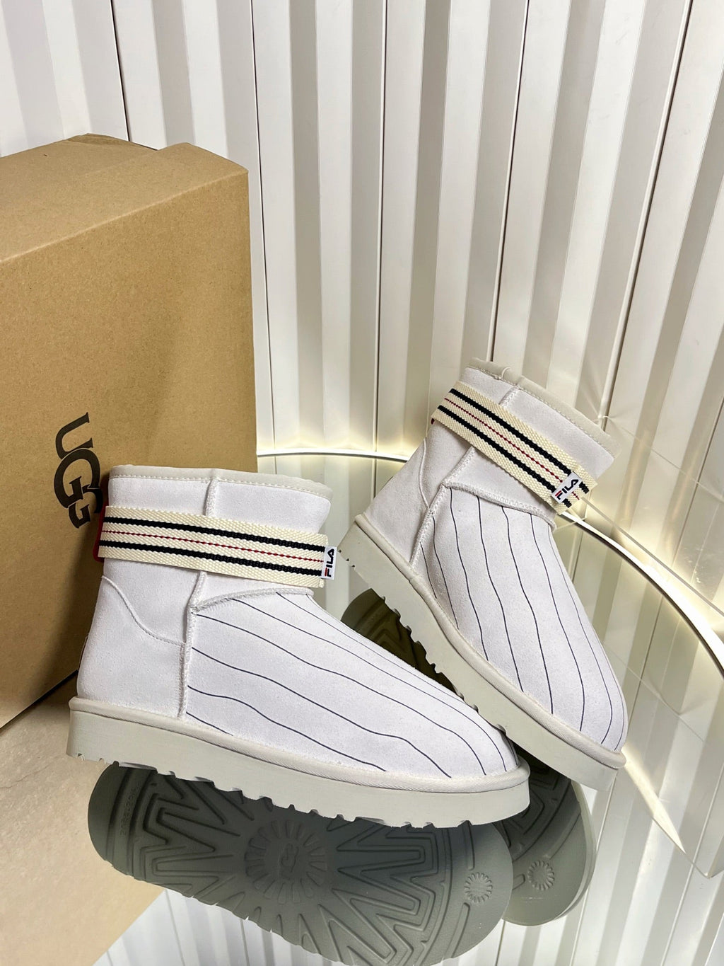 UGG x FILA Boots White Suede 548550