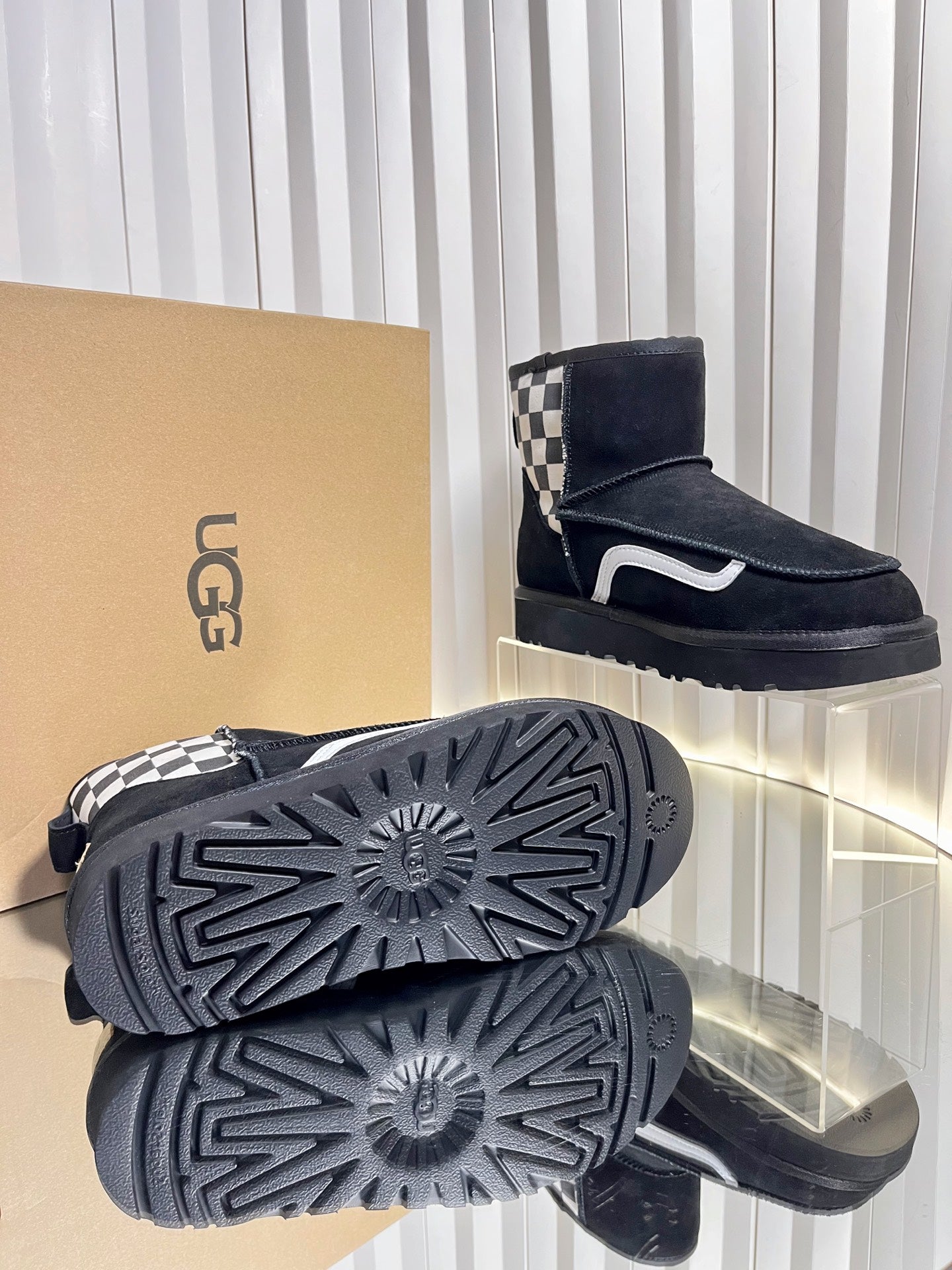 UGG x Vans Boots Black Suede 548551