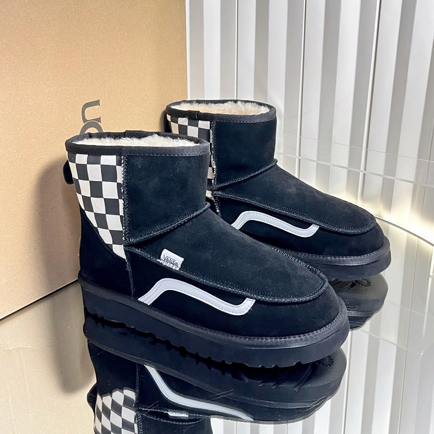 UGG x Vans Boots Black Suede 548551
