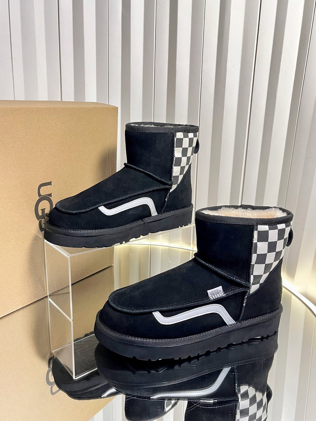 UGG x Vans Boots Black Suede 548551
