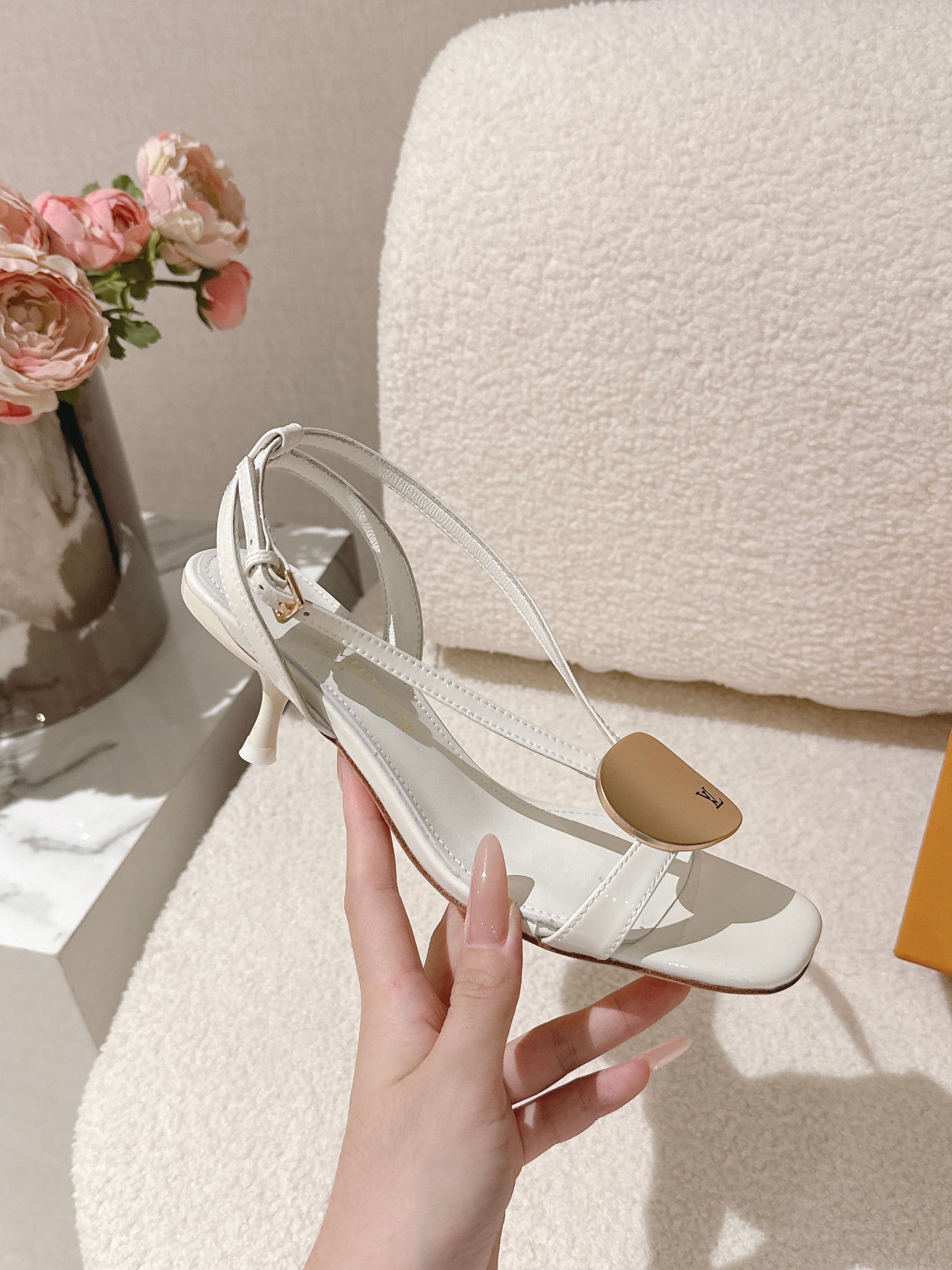 LV Sunkiss Sandals White Sheepskin 840383