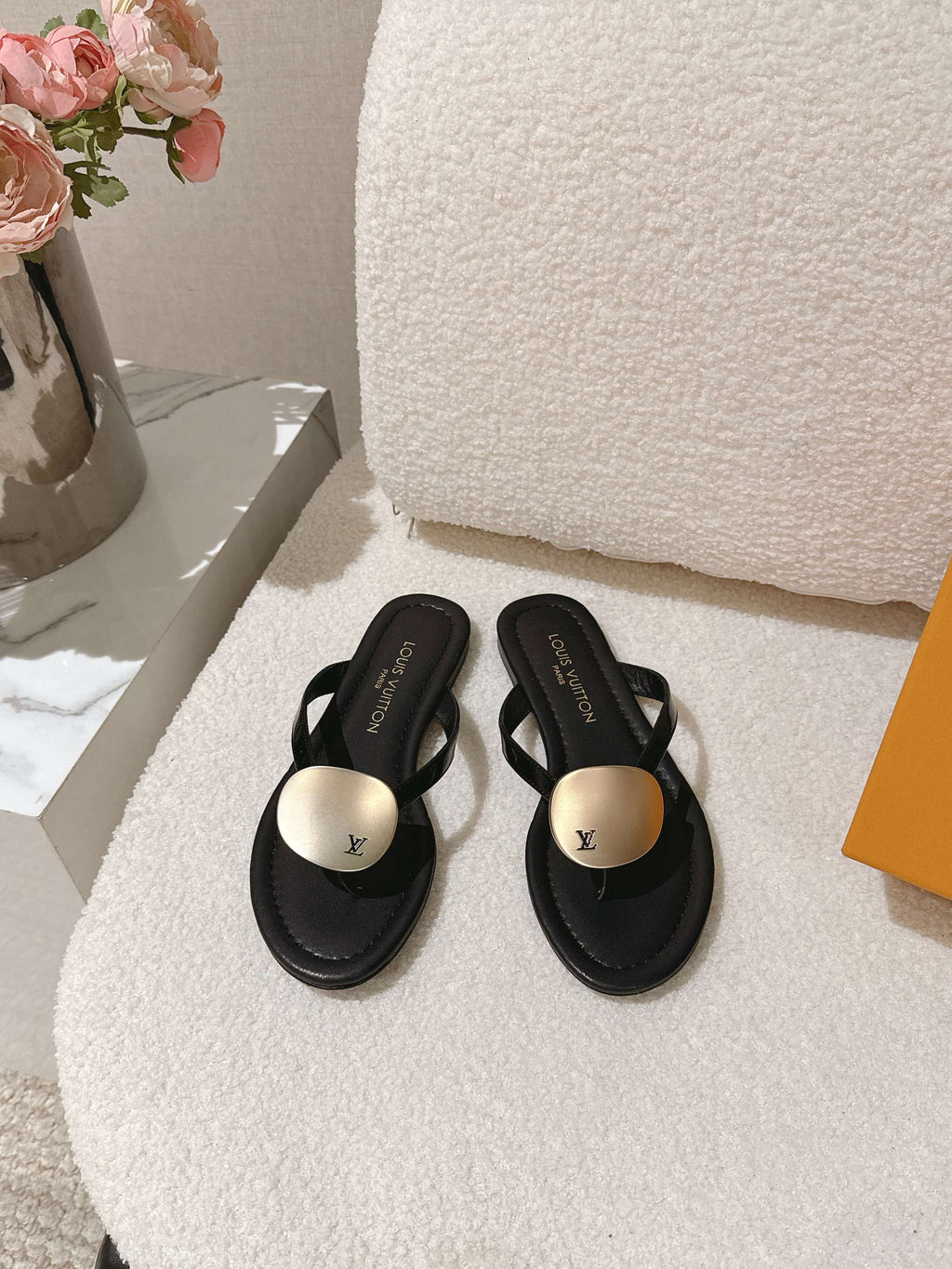 LV Sunkiss Mules Black Sheepskin 840385