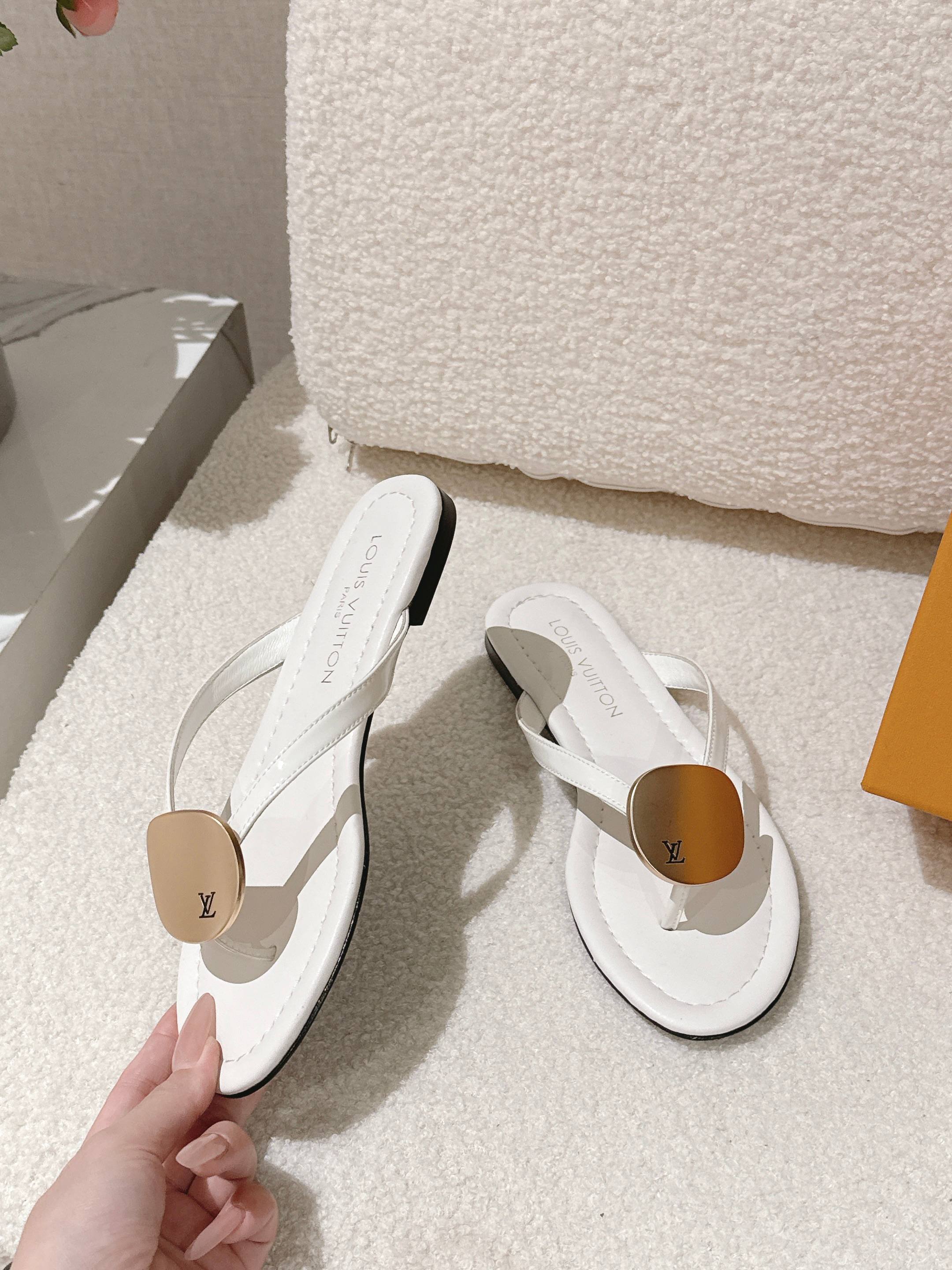 LV Sunkiss Mules White Sheepskin 840386